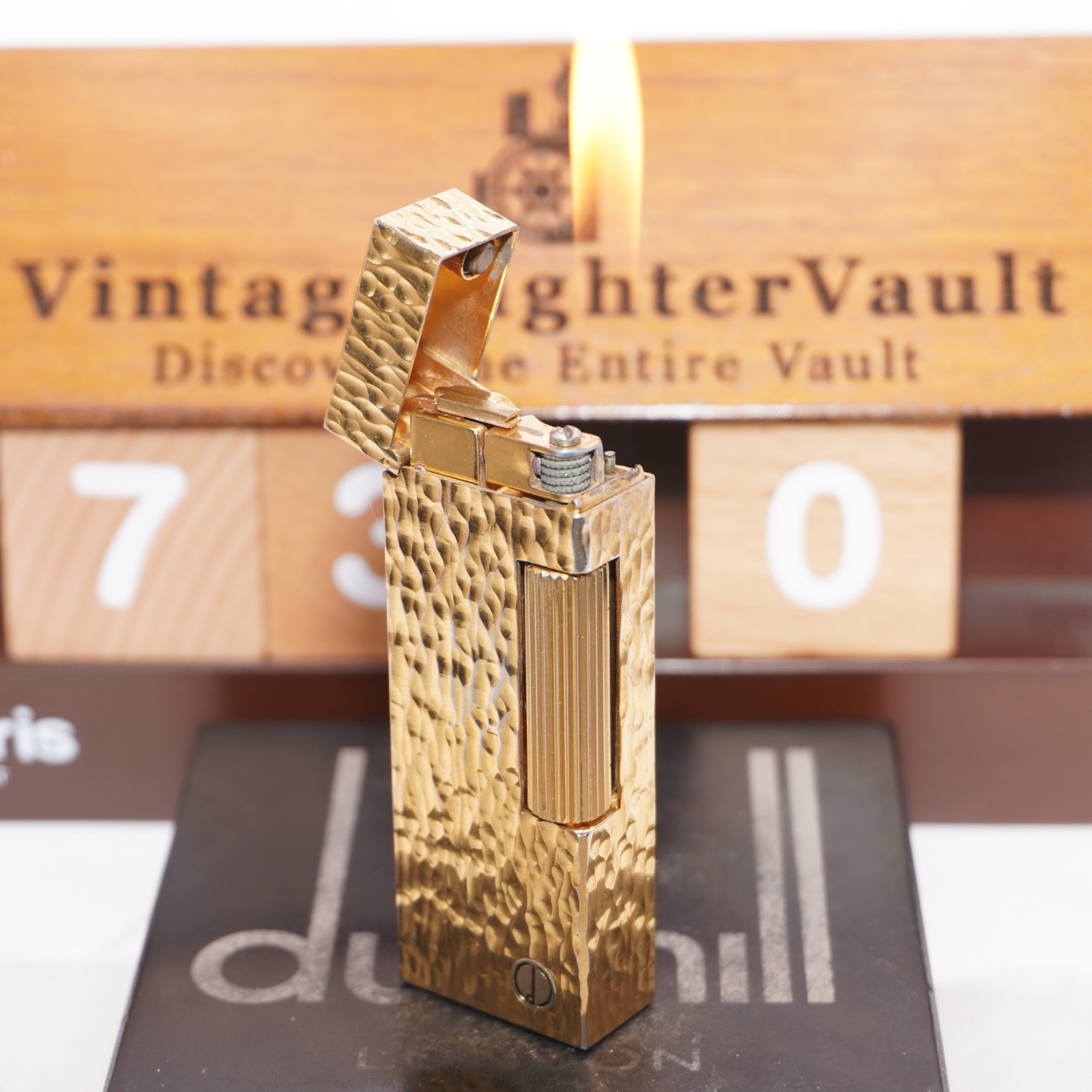 Dunhill Lighter Gold Bark Pattern _Ultrasonically Cleaned_Working Dunhill Lighter Gold Bark Pattern _Ultrasonically Cleaned_Working