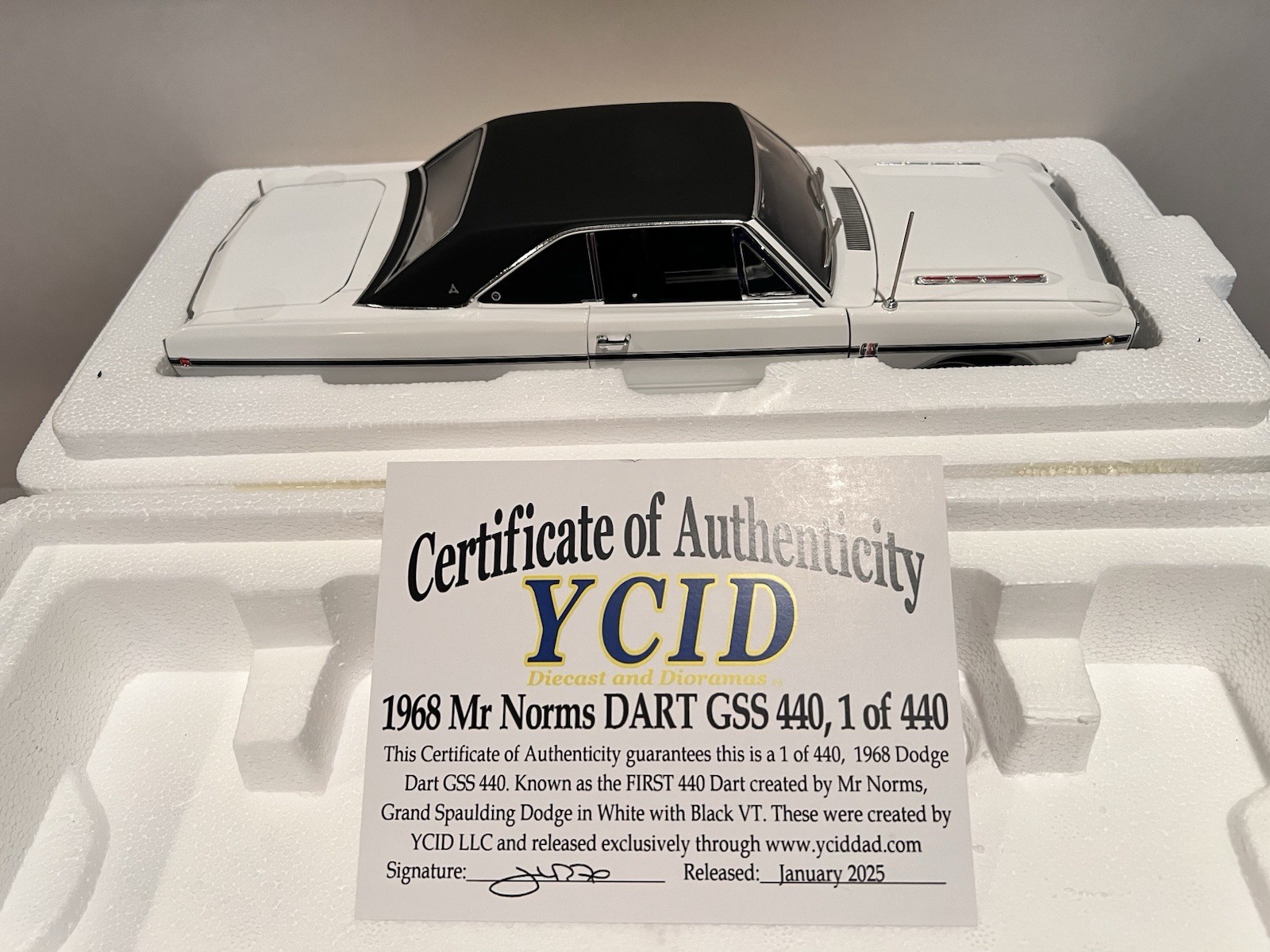 YCID Mr. Norm's 1968 Dodge Dart GSS 440 Magnum 1:18 Diecast White/Black YCID Mr. Norm's 1968 Dodge Dart GSS 440 Magnum 1:18 Diecast White/Black