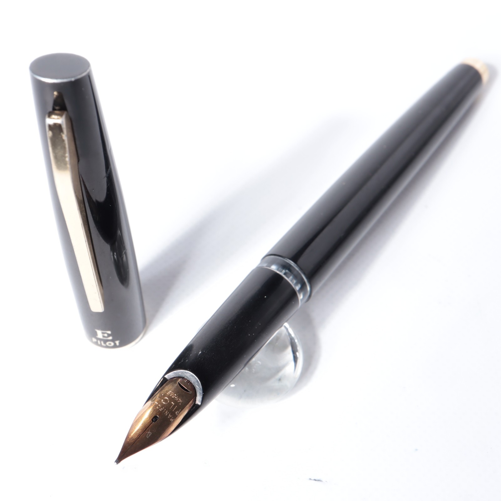 PILOT Elite MANIFOLD Fountain Pen 14K Gold M C/C Black Gold Used PILOT Elite MANIFOLD Fountain Pen 14K Gold M C/C Black Gold Used