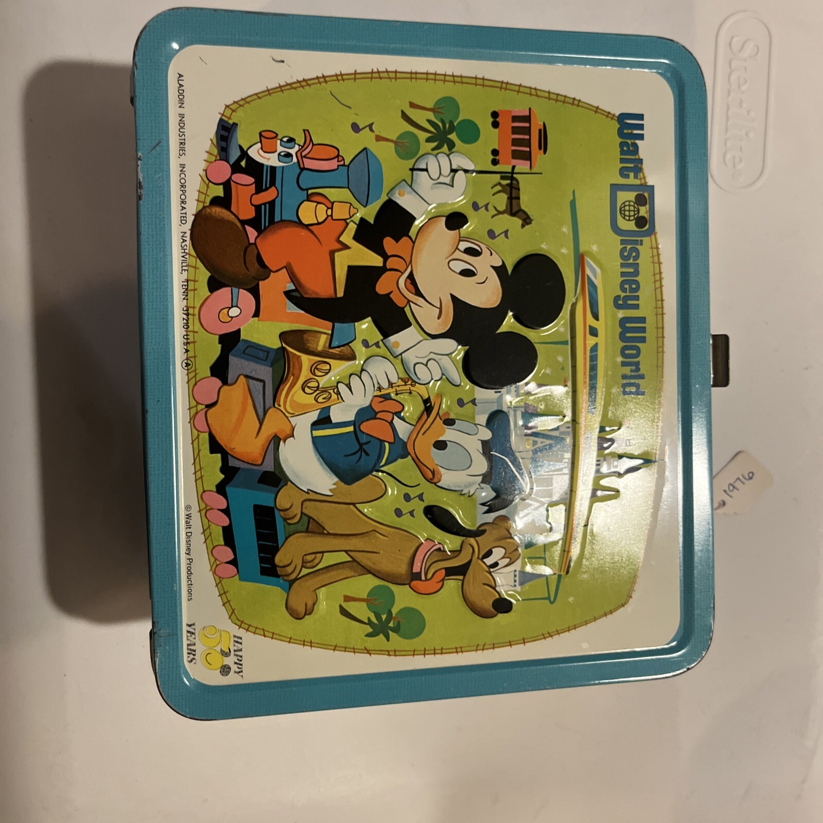 Vintage Walt Disney World Aladdin Metal Lunch Box w/ Thermos Country Bears Vintage Walt Disney World Aladdin Metal Lunch Box w/ Thermos Country Bears