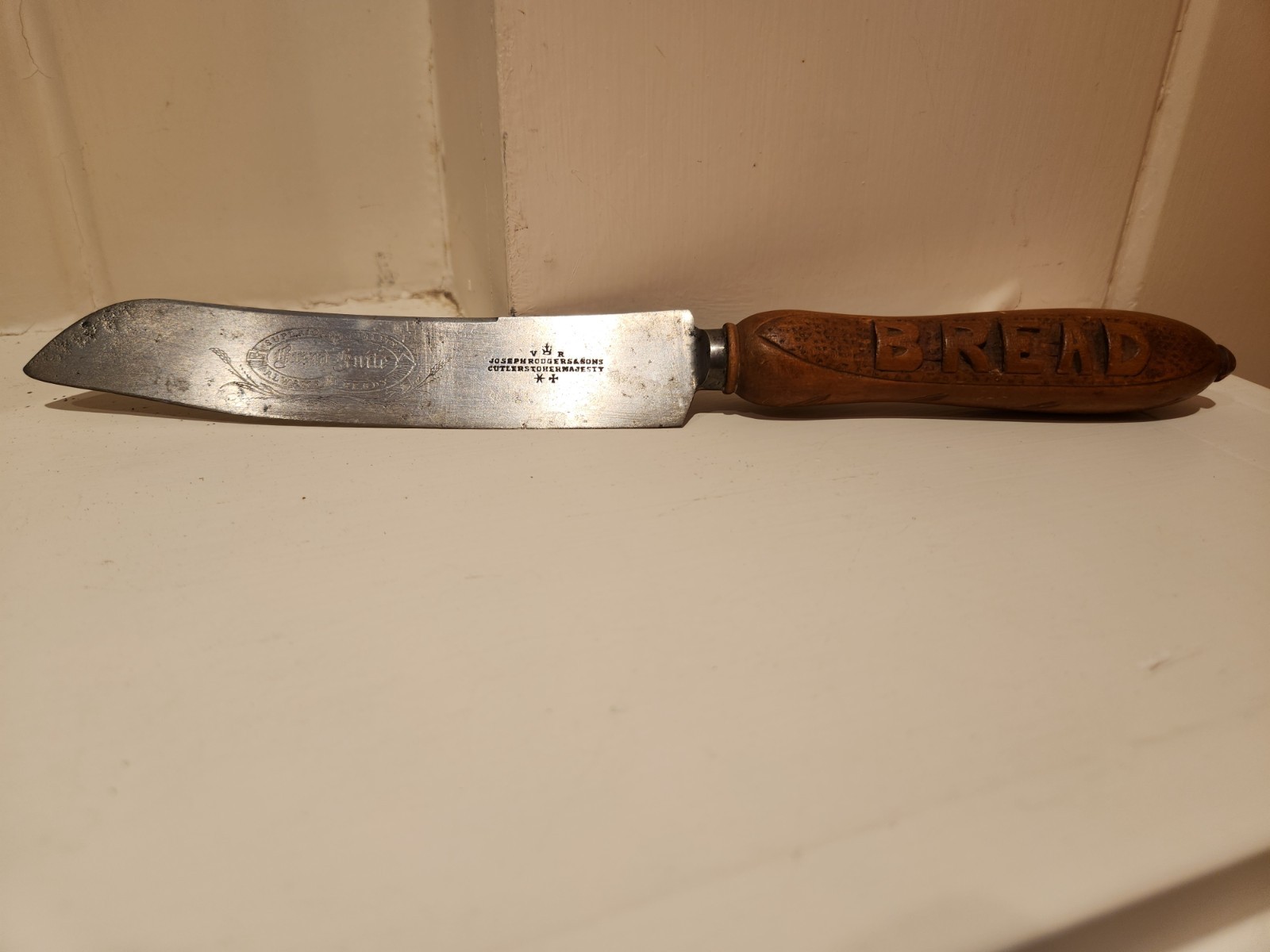 Antique Victorian Joseph Rodgers & Sons Sheffield Bread Knife - Carved Wood Hand Antique Victorian Joseph Rodgers & Sons Sheffield Bread Knife - Carved Wood Hand