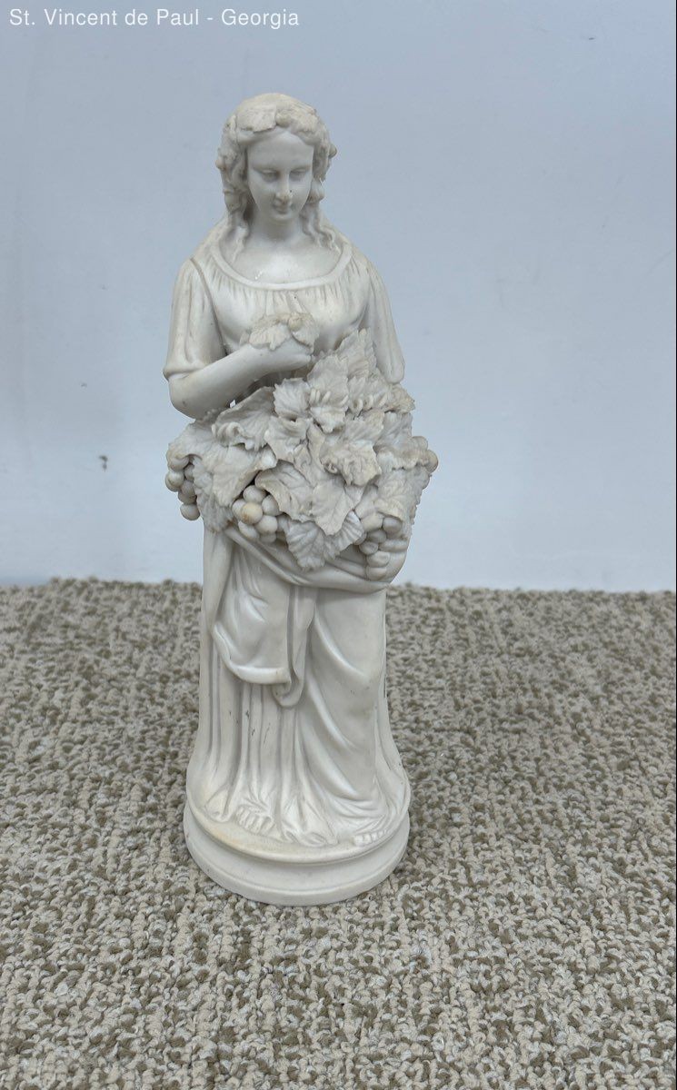 Antique Parian Ware Figure Of Woman W/ Basket Of Grapes 10.5" Great Cond. Read Antique Parian Ware Figure Of Woman W/ Basket Of Grapes 10.5" Great Cond. Read