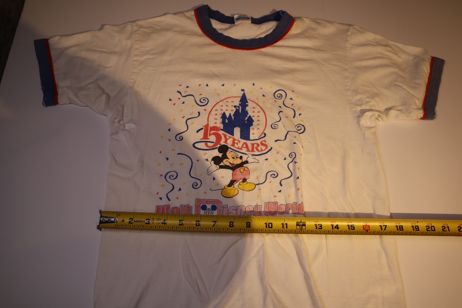 Vintage 1986 Walt Disney World 15th Anniversary Tshirt - Adult Medium Vintage 1986 Walt Disney World 15th Anniversary Tshirt - Adult Medium