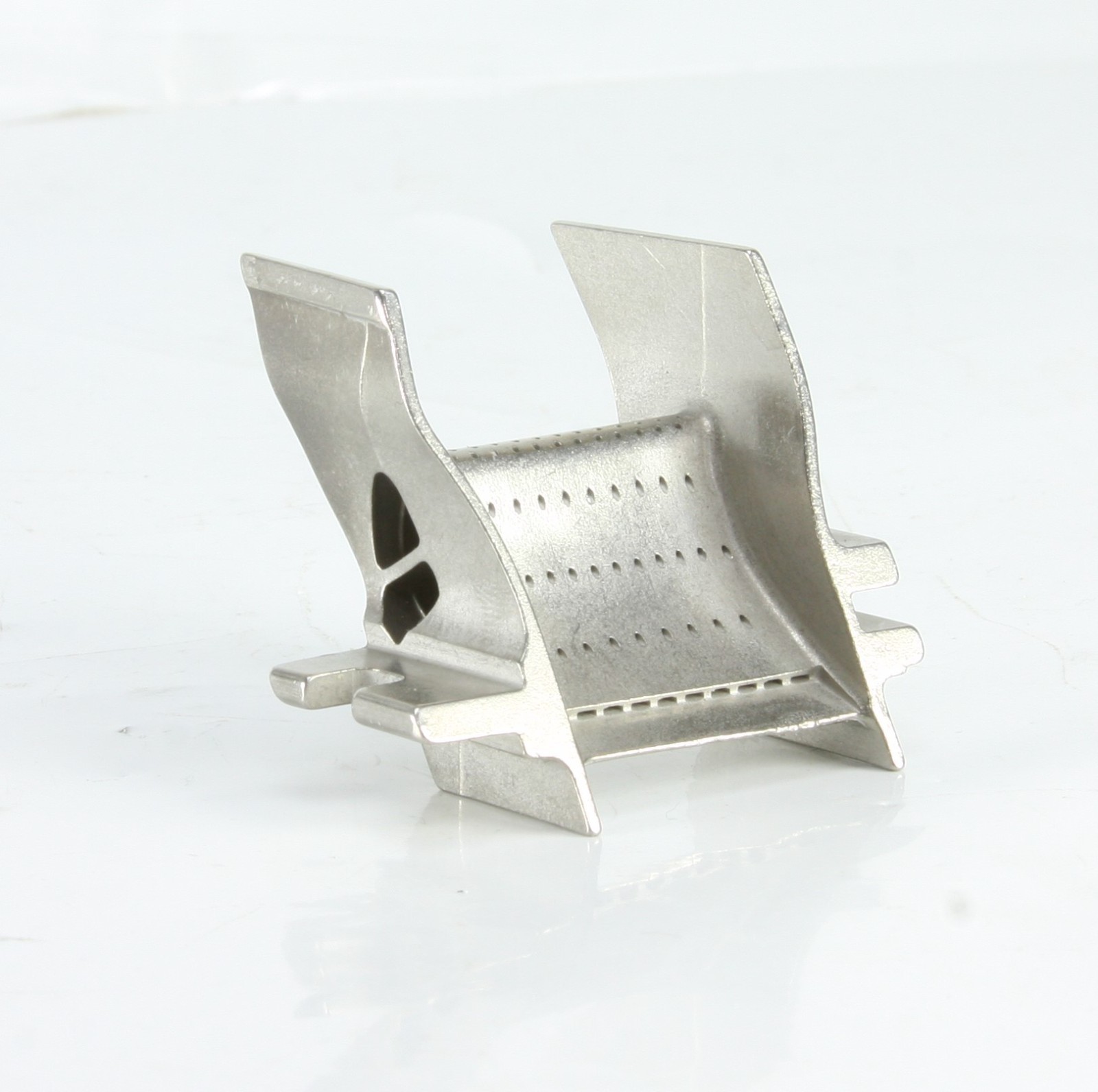 High Pressure Jet Engine Turbine Blade With Film Cooling Holes - For Collectors High Pressure Jet Engine Turbine Blade With Film Cooling Holes - For Collectors