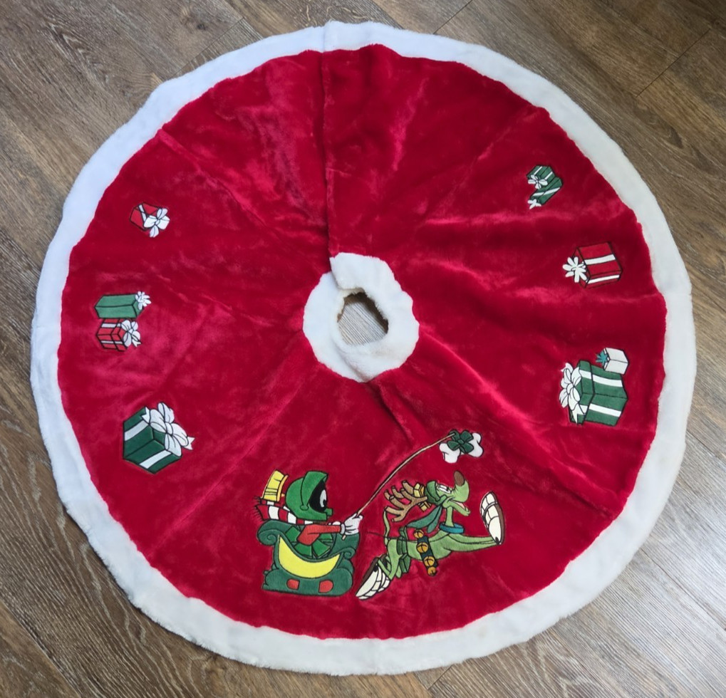 RARE @1998 Looney Tunes Marvin the Martian K-9 Christmas Tree Skirt Warner Bros RARE @1998 Looney Tunes Marvin the Martian K-9 Christmas Tree Skirt Warner Bros