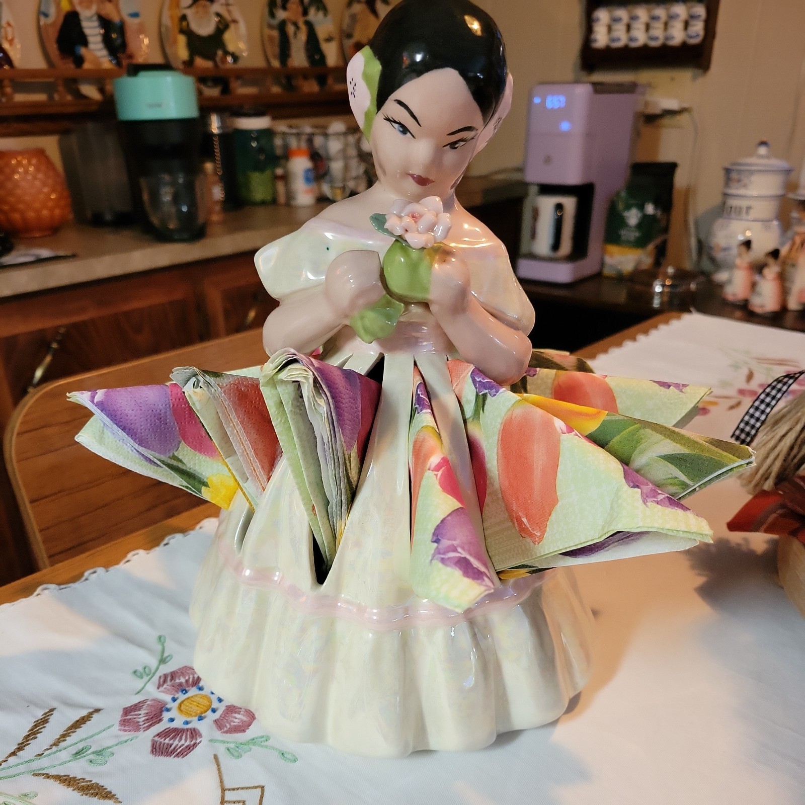 RARE Very Large Vintage Ceramic Napkin Lady MINT RARE Very Large Vintage Ceramic Napkin Lady MINT