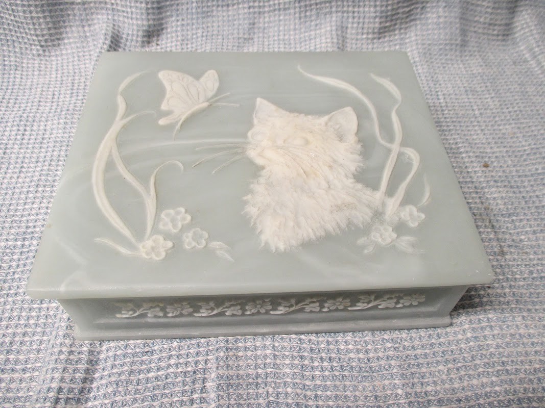 Vintage Incolay Stone Jewelry Box with Cat Kitten Butterfly | Hand Crafted Vintage Incolay Stone Jewelry Box with Cat Kitten Butterfly | Hand Crafted