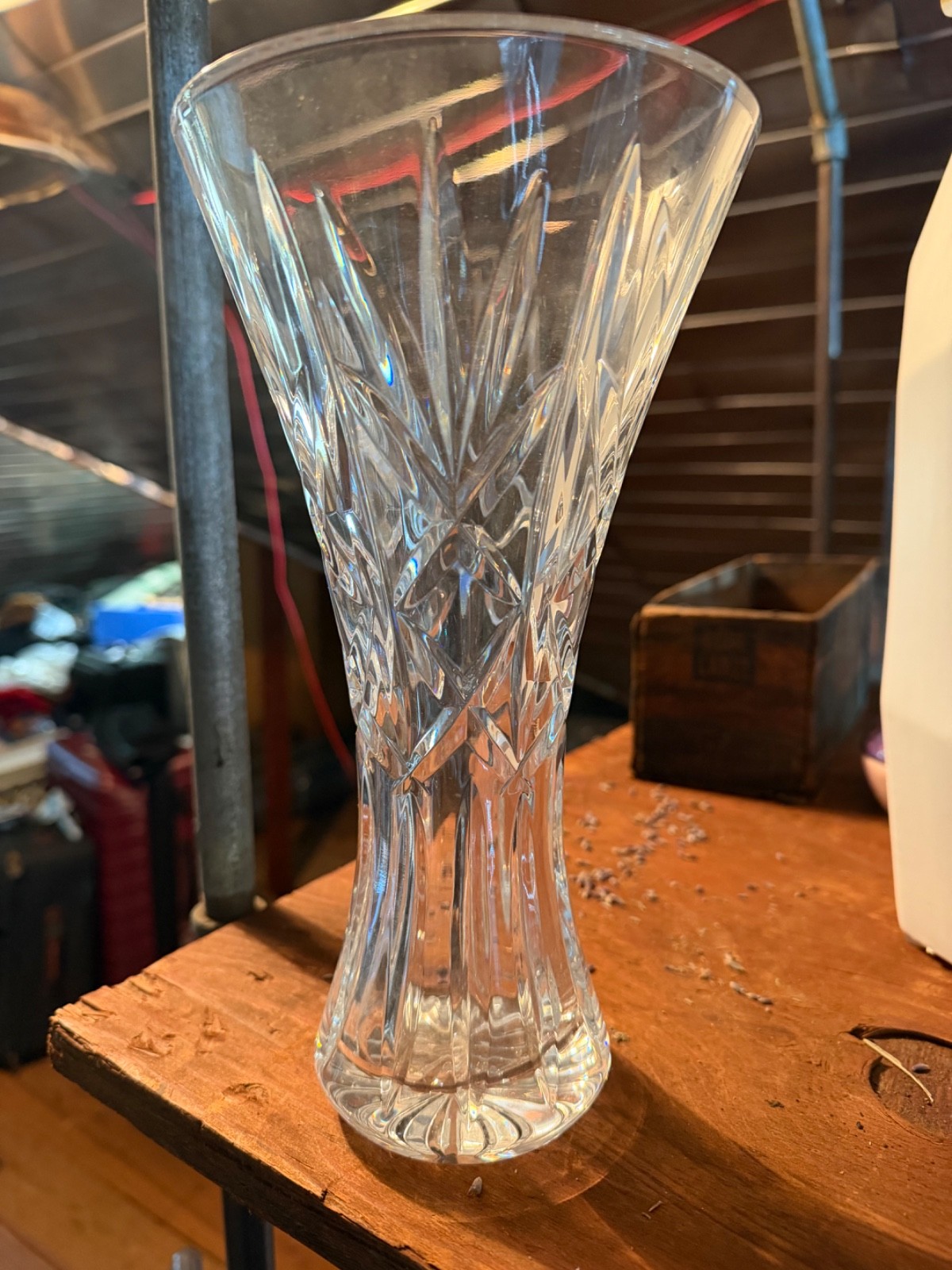 WATERFORD CRYSTAL VASE IN ORIGINAL BOX. NEVER USED. WATERFORD CRYSTAL VASE IN ORIGINAL BOX. NEVER USED.