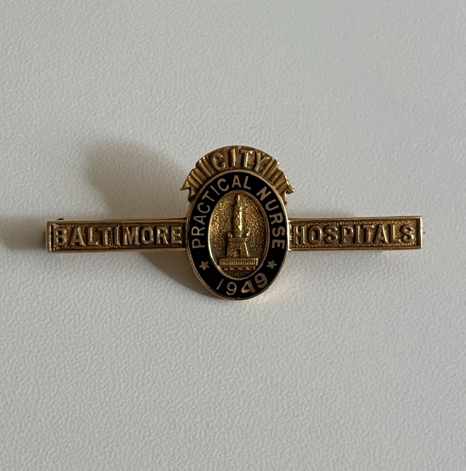 Vintage 1949 Baltimore City Hospitals 10K Gold Nursing Pin Fetting Black Enamel 