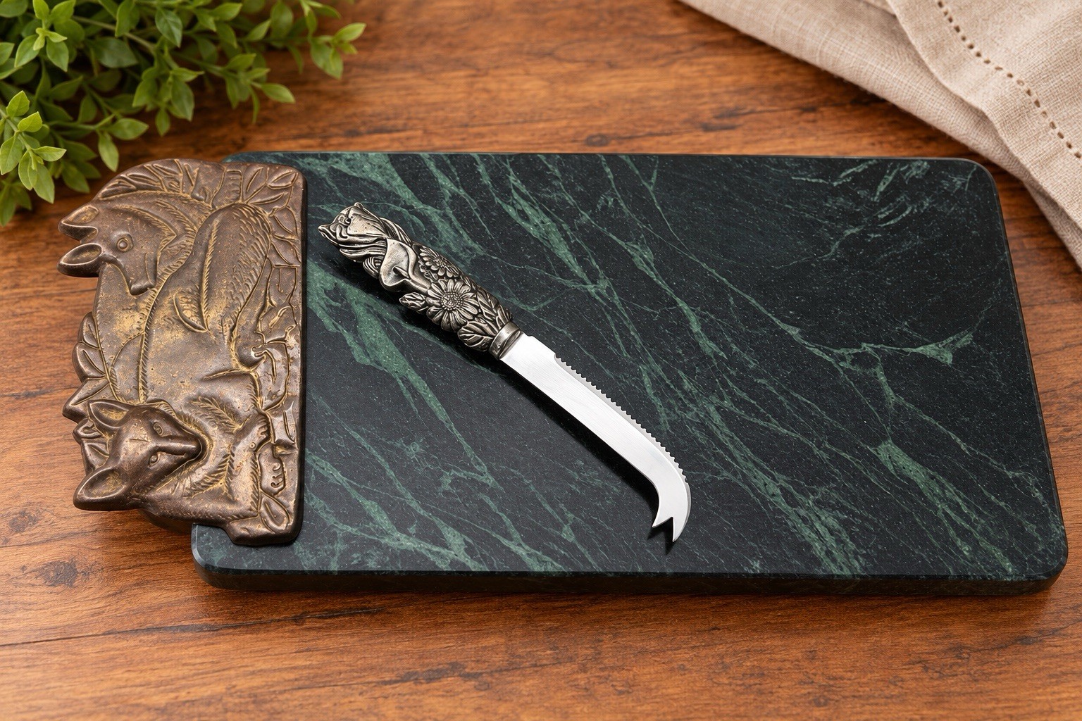 Vintage 1976 Arthur Court Brass Wolf Green Marble Cheese Board 14" W/ Knife Vintage 1976 Arthur Court Brass Wolf Green Marble Cheese Board 14" W/ Knife