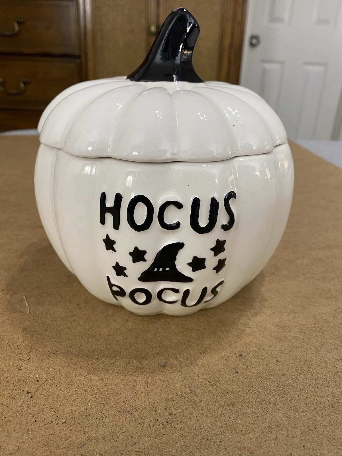 Hocus Pocus Pumpkin Candy Bowl with Lid Decor Halloween Ashland Excellent Cond Hocus Pocus Pumpkin Candy Bowl with Lid Decor Halloween Ashland Excellent Cond