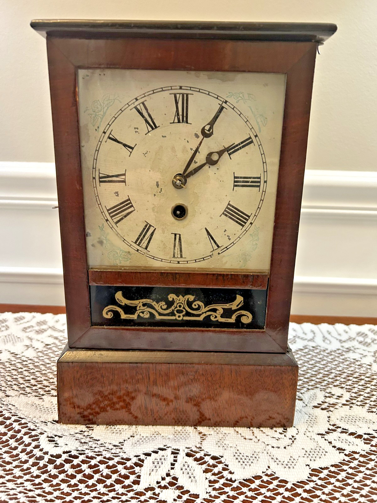 Antique E.N. Welch Cottage Mahogany Shelf Clock Antique E.N. Welch Cottage Mahogany Shelf Clock