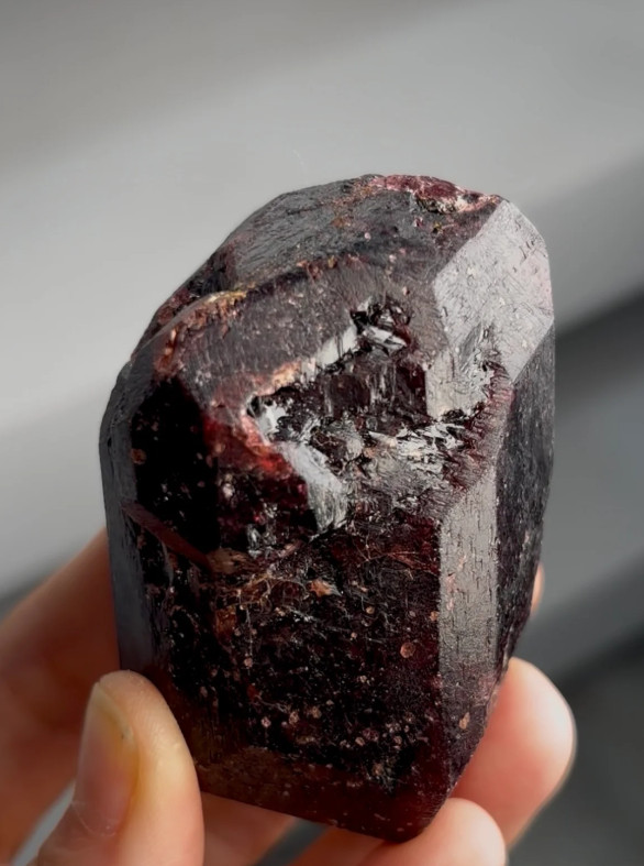 Stunning Large Red Garnet Specimen – Dramatic Crystals – Thanh Thuy, Vietnam Stunning Large Red Garnet Specimen – Dramatic Crystals – Thanh Thuy, Vietnam