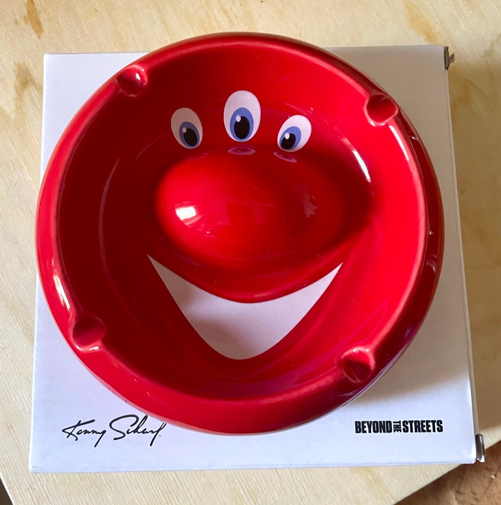 Kenny Scharf - Beyond the Streets Paris - 2026 - Collectable Ash tray Kenny Scharf - Beyond the Streets Paris - 2026 - Collectable Ash tray