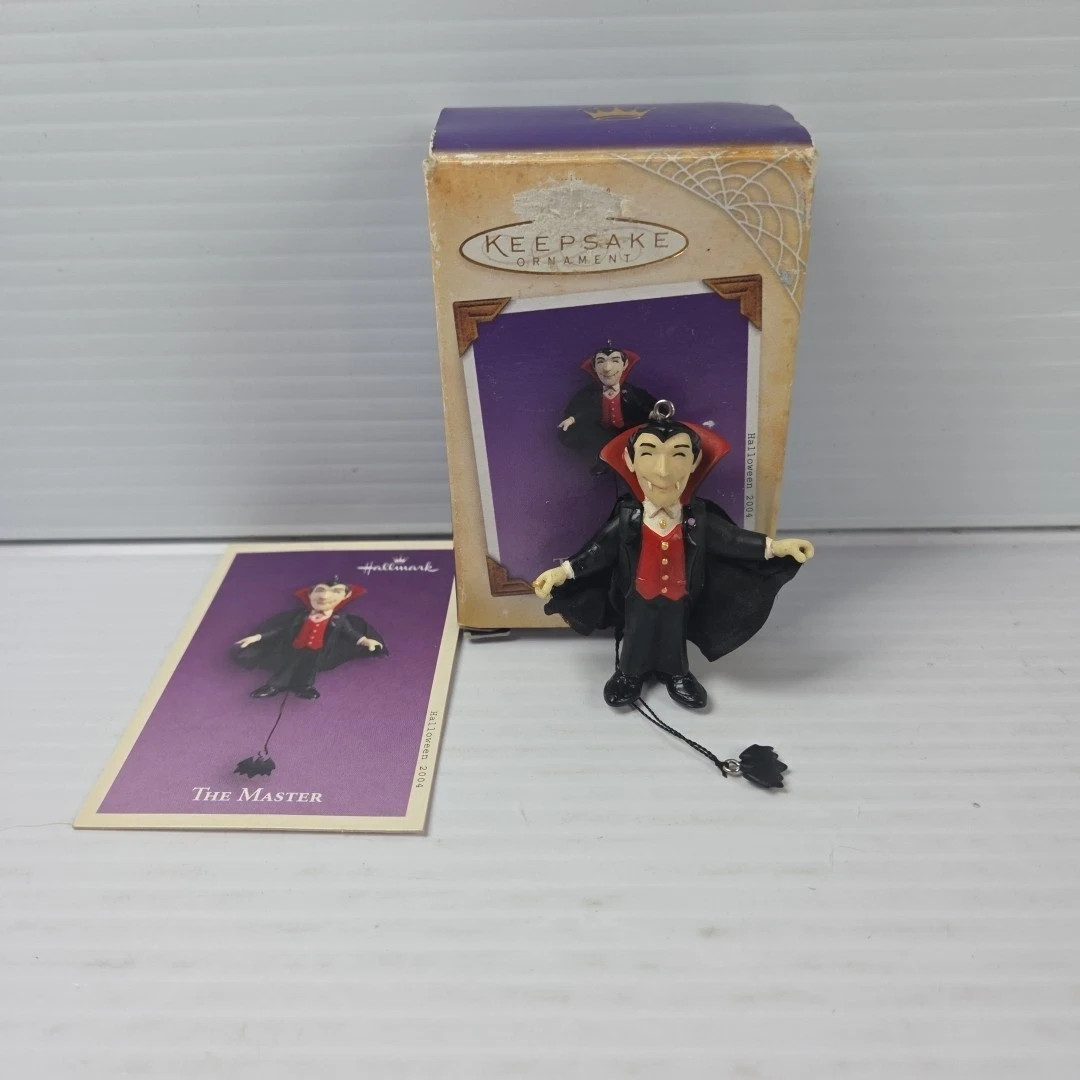 Hallmark Keepsake THE MASTER 2004 Halloween Ornament Vampire - 824-260 Hallmark Keepsake THE MASTER 2004 Halloween Ornament Vampire - 824-260