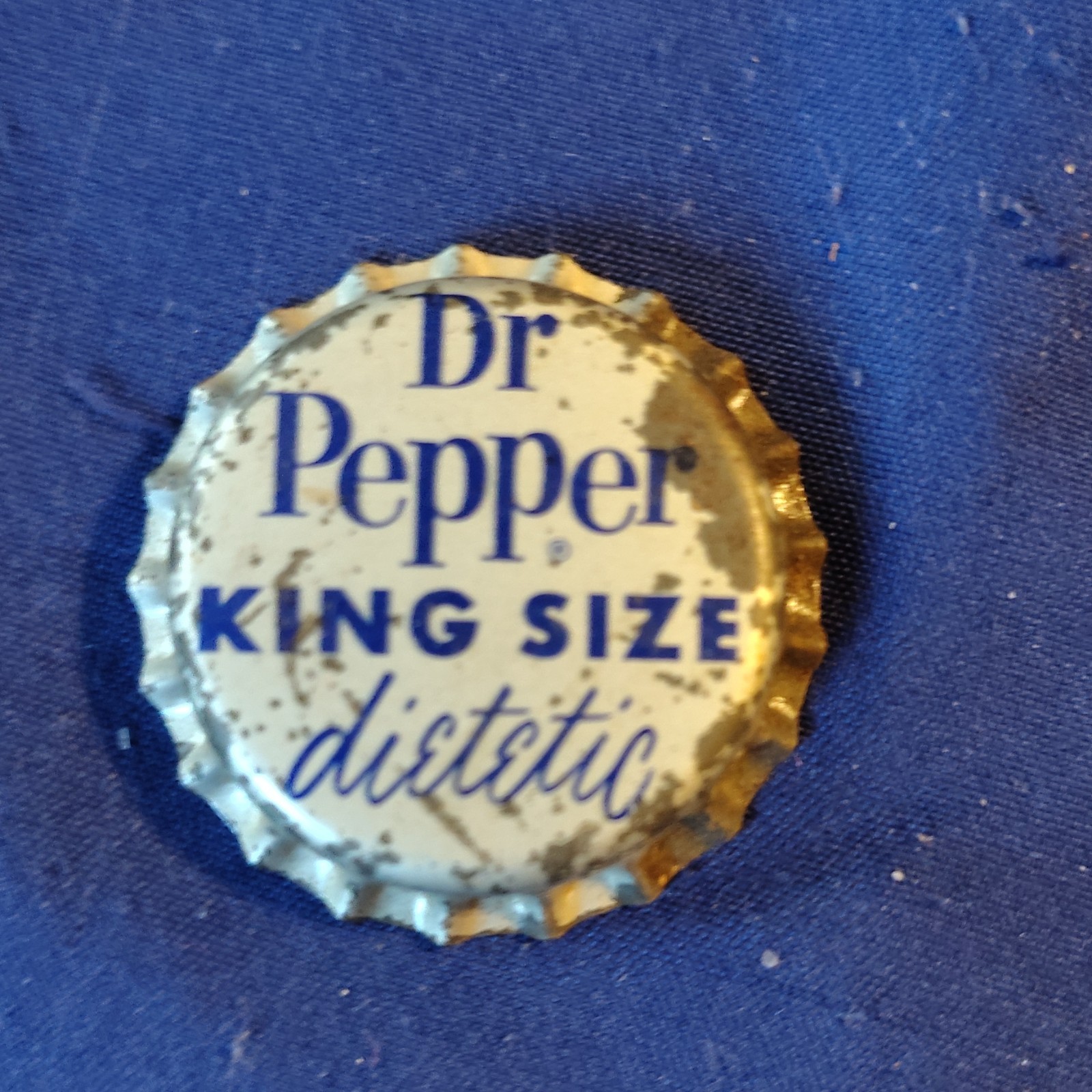 1965 Dr Pepper Vintage King Size Dietetic Soda Bottle Cap Beige Blue uncapped 1965 Dr Pepper Vintage King Size Dietetic Soda Bottle Cap Beige Blue uncapped