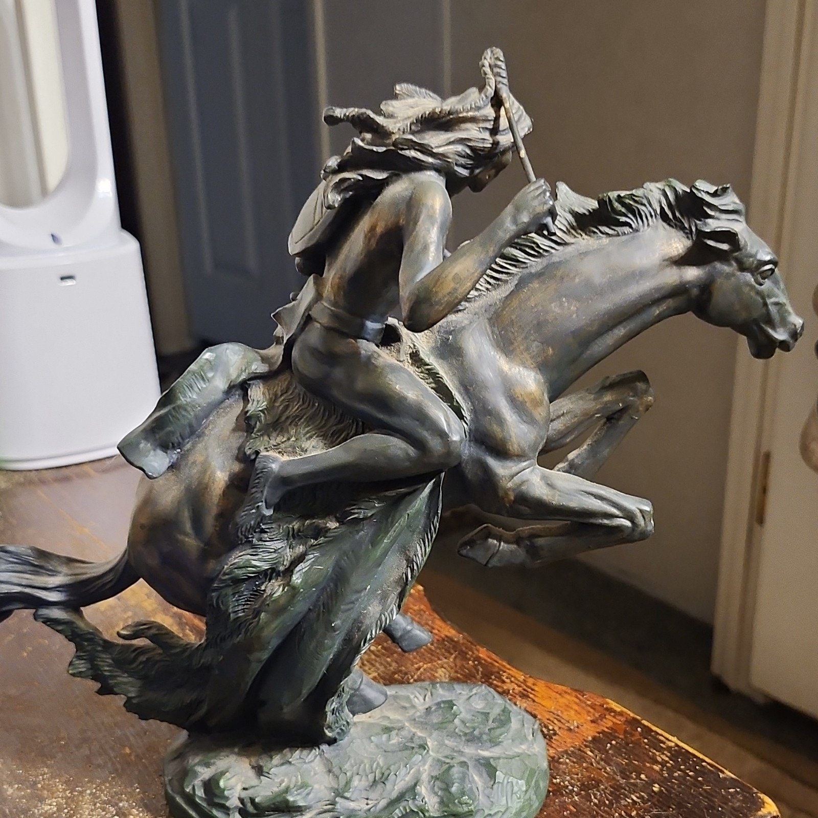 Vintage Frederic Remington "The Cheyenne" Bronze Statue Sculpture Native America Vintage Frederic Remington "The Cheyenne" Bronze Statue Sculpture Native America