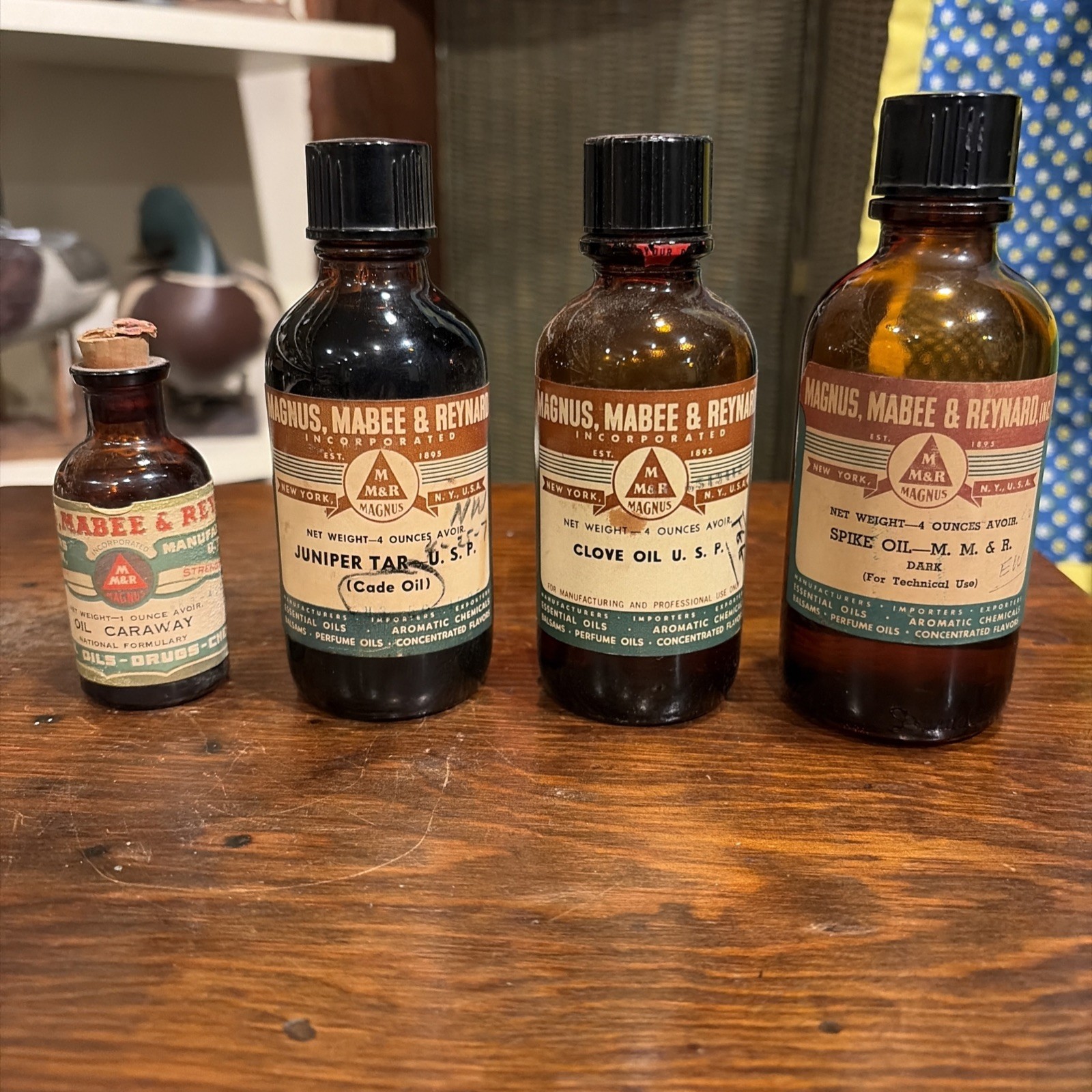 4 Vintage Magnus, Mabee & Reynard Oils Paper Label Amber Bottles Drug Store 4 Oz