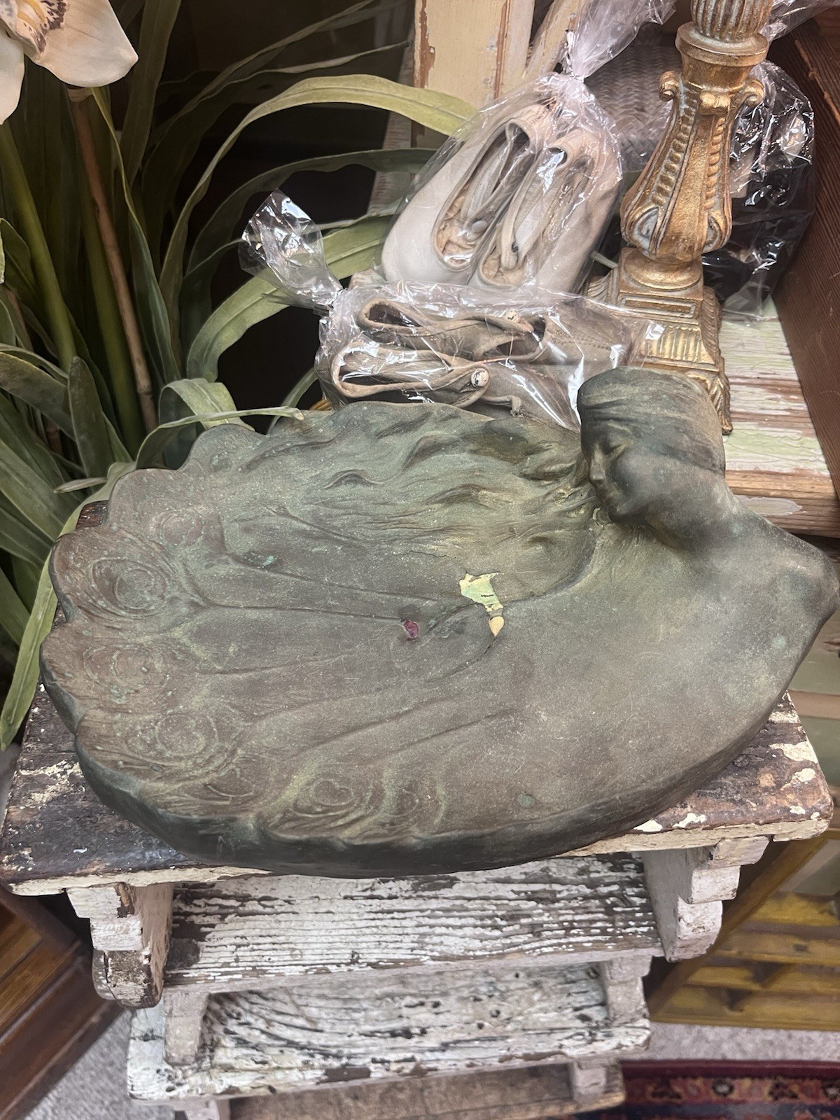 ANTIQUE JENNINGS BROTHERS ART NOUVEAU LADY PLAQUE ART STATUE PEACOCK VANITY TRAY ANTIQUE JENNINGS BROTHERS ART NOUVEAU LADY PLAQUE ART STATUE PEACOCK VANITY TRAY