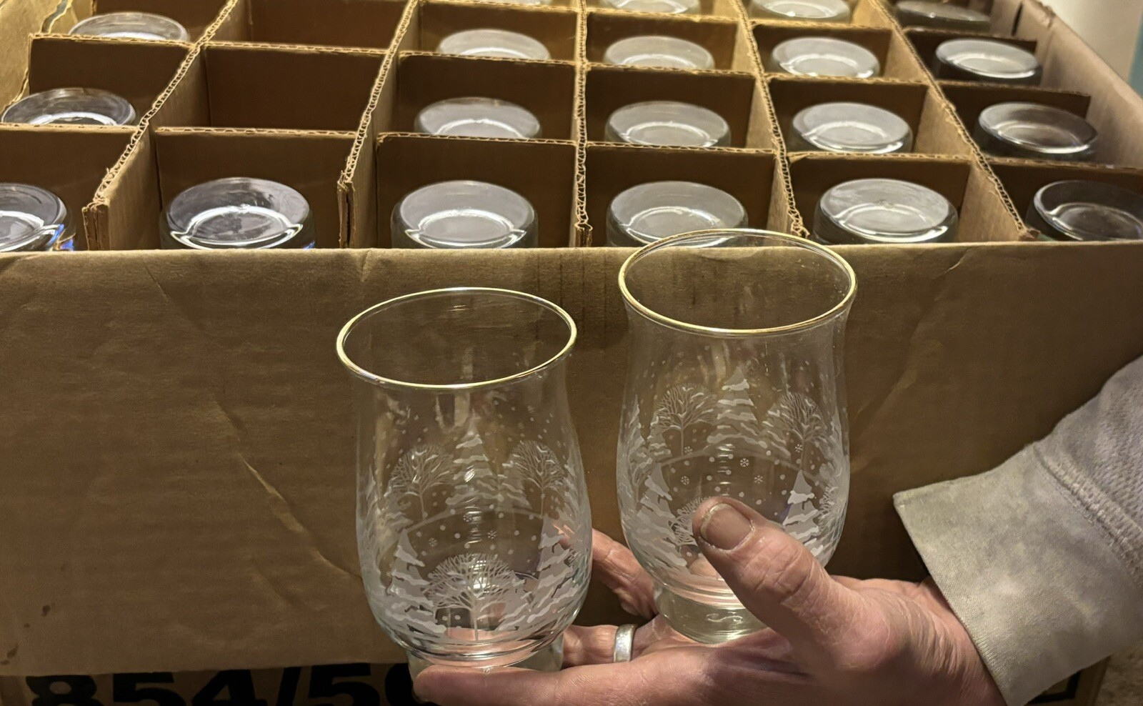 48 Arby’s Christmas Glasses Gold Rim Winter Scene 48 Arby’s Christmas Glasses Gold Rim Winter Scene