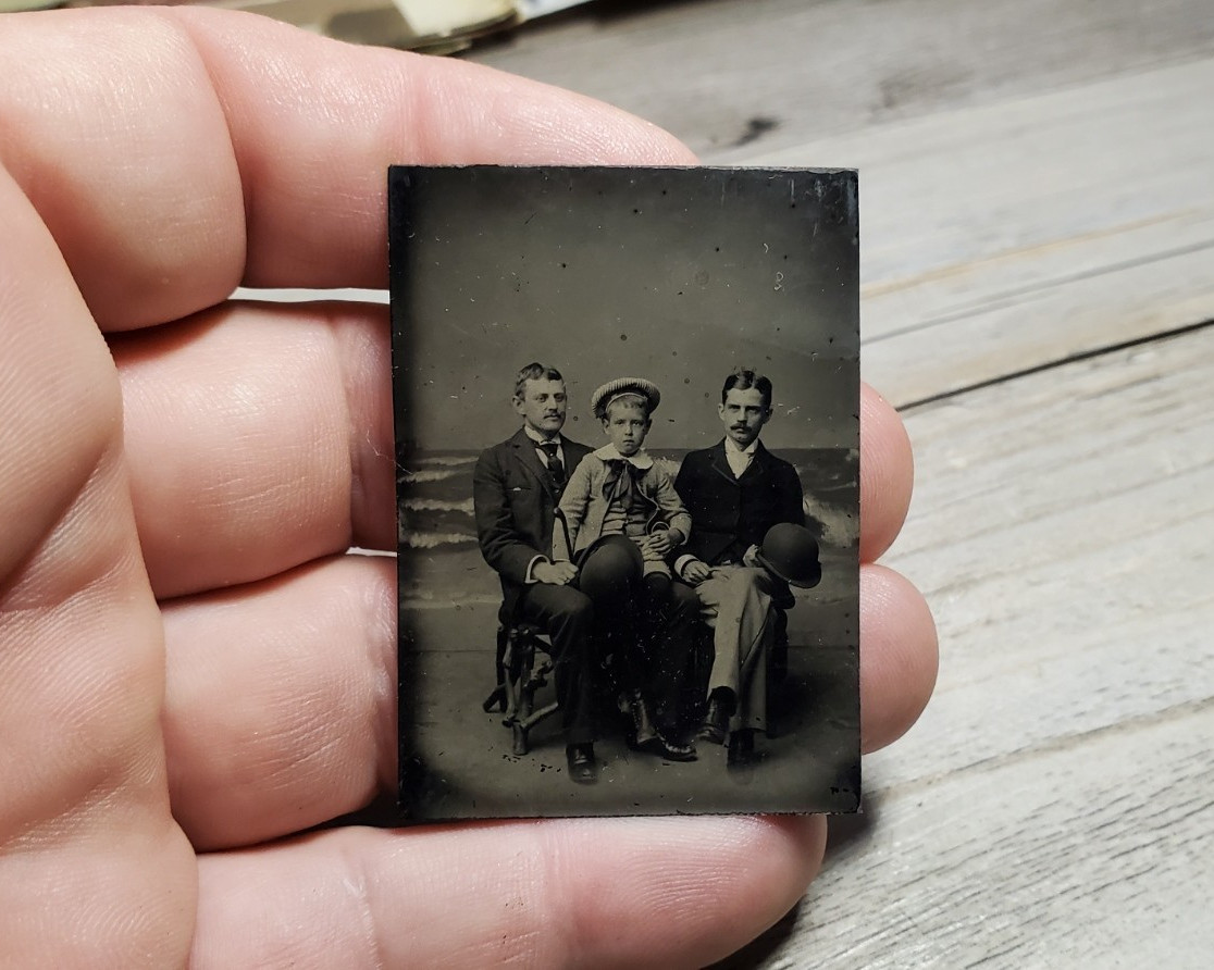 Antique Tintype Photo Beach Ocean Backdrop Men Boy Derby Bowler Hats Seaside Antique Tintype Photo Beach Ocean Backdrop Men Boy Derby Bowler Hats Seaside