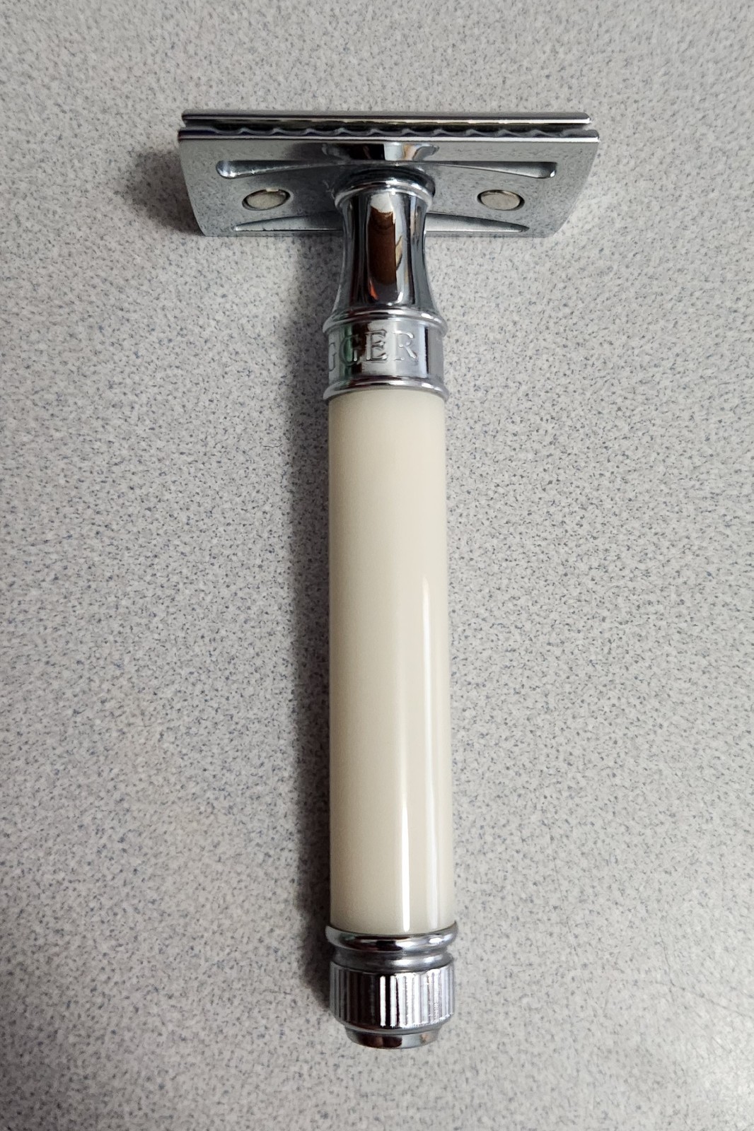 Vintage Edwin Jagger Safety Razor w/ Ivory Style Handle – Chrome Metal Head DE87 Vintage Edwin Jagger Safety Razor w/ Ivory Style Handle – Chrome Metal Head DE87