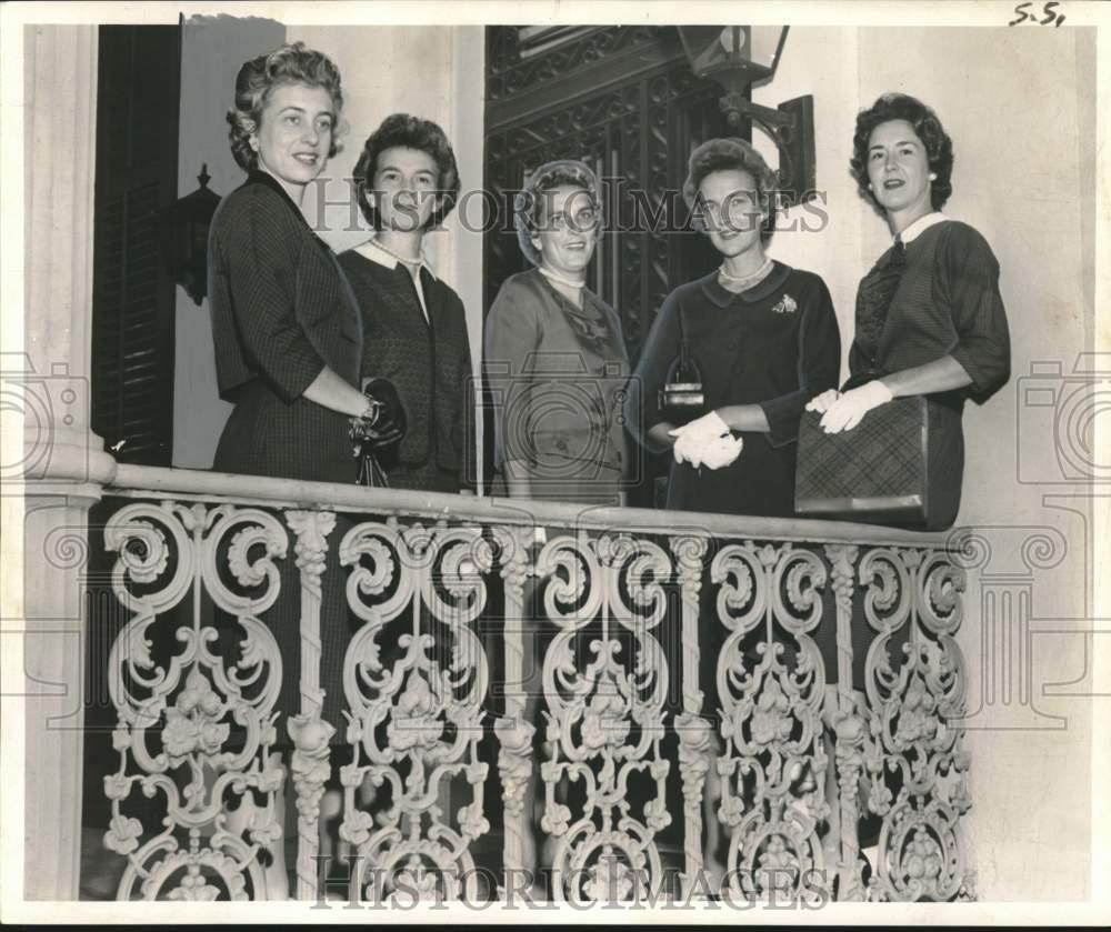 1960 Press Photo Junior Leagues conference committee in New Orleans - noo65901 1960 Press Photo Junior Leagues conference committee in New Orleans - noo65901