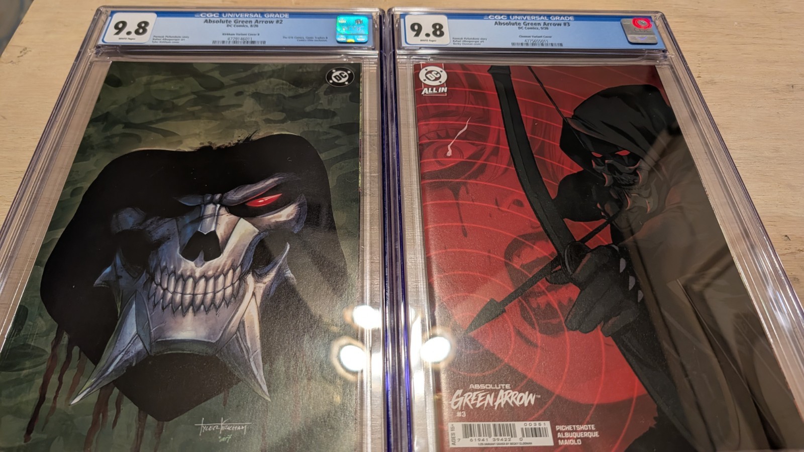 Absolute Green Arrow #2 Kirkham & #3 Becky Cloonan 1:25 Variant Cover- CGC 9.8 Absolute Green Arrow #2 Kirkham & #3 Becky Cloonan 1:25 Variant Cover- CGC 9.8