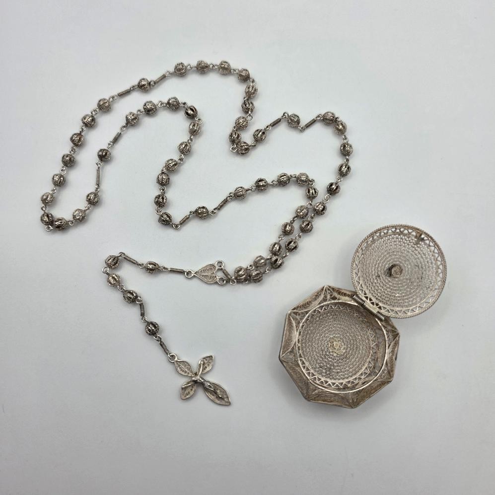 Vintage 800 Silver Small/Child's Filigree Rosary Necklace w/ Storage Case/Box Vintage 800 Silver Small/Child's Filigree Rosary Necklace w/ Storage Case/Box