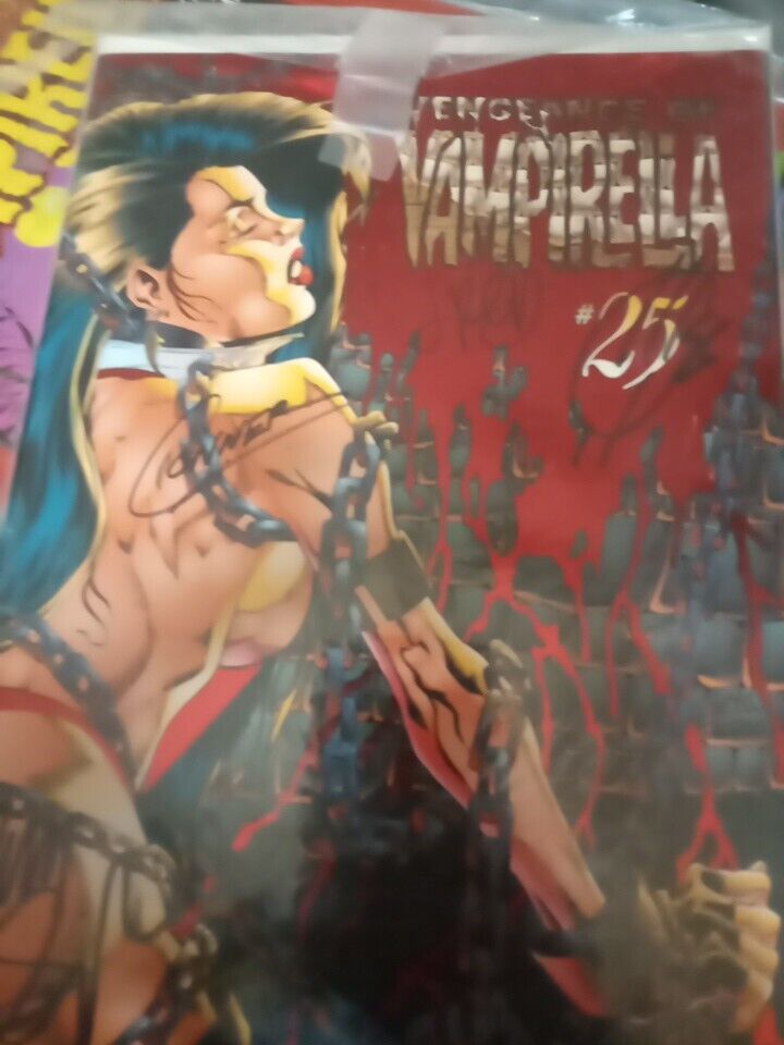 Vengeance of Vampirella #25 (1996, Harris) NM Red Foil Variant