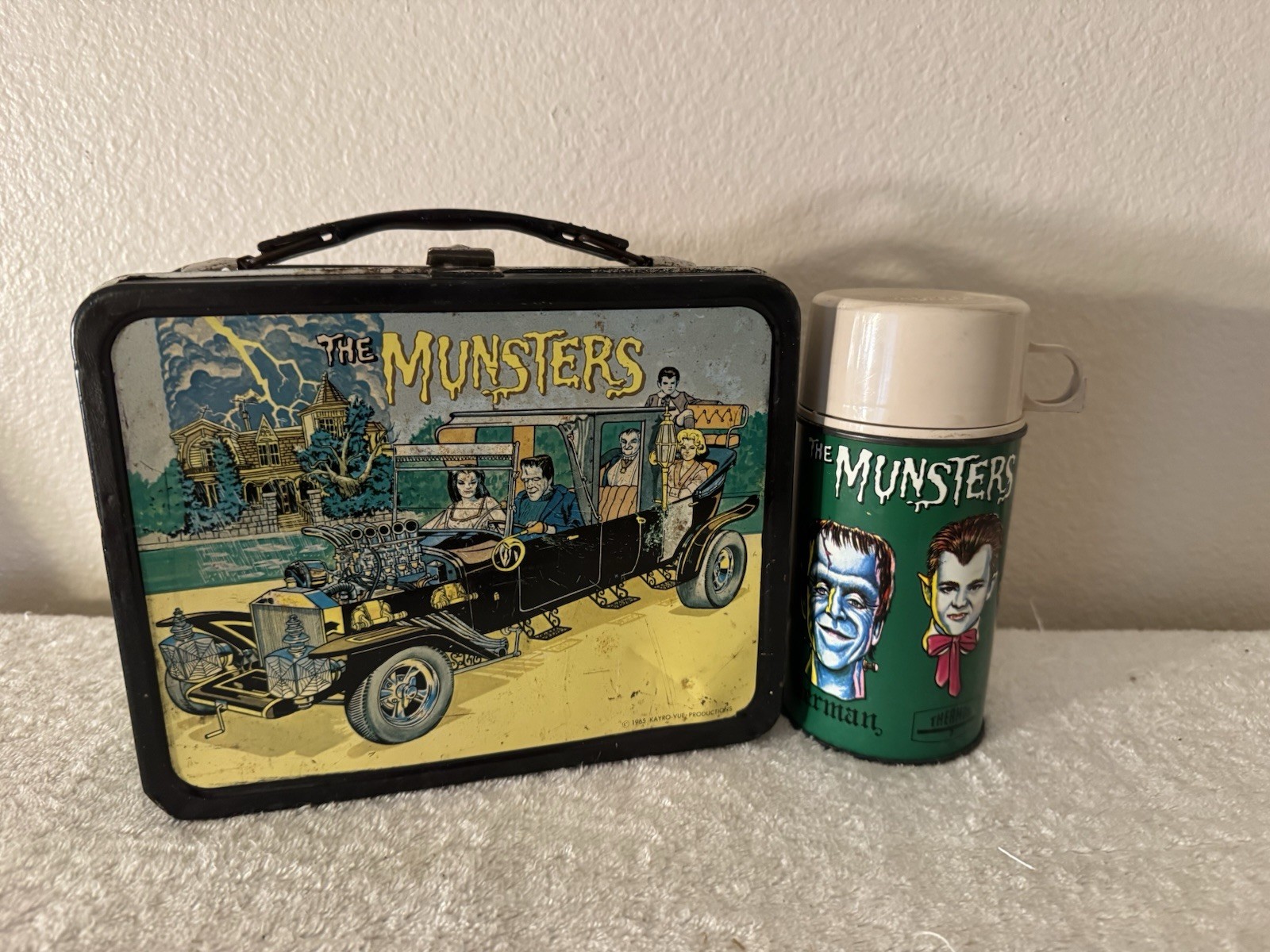 Vintage 1965 The Munsters Metal Lunchbox w/ Matching Thermos Kayro-Vue Vintage 1965 The Munsters Metal Lunchbox w/ Matching Thermos Kayro-Vue