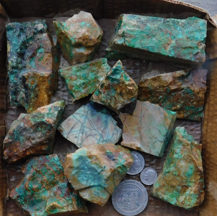 1 Kg Rough Turquoise no grade Saw Botttoms Blue Silver Mine Tonopah NV Lot A 1 Kg Rough Turquoise no grade Saw Botttoms Blue Silver Mine Tonopah NV Lot A