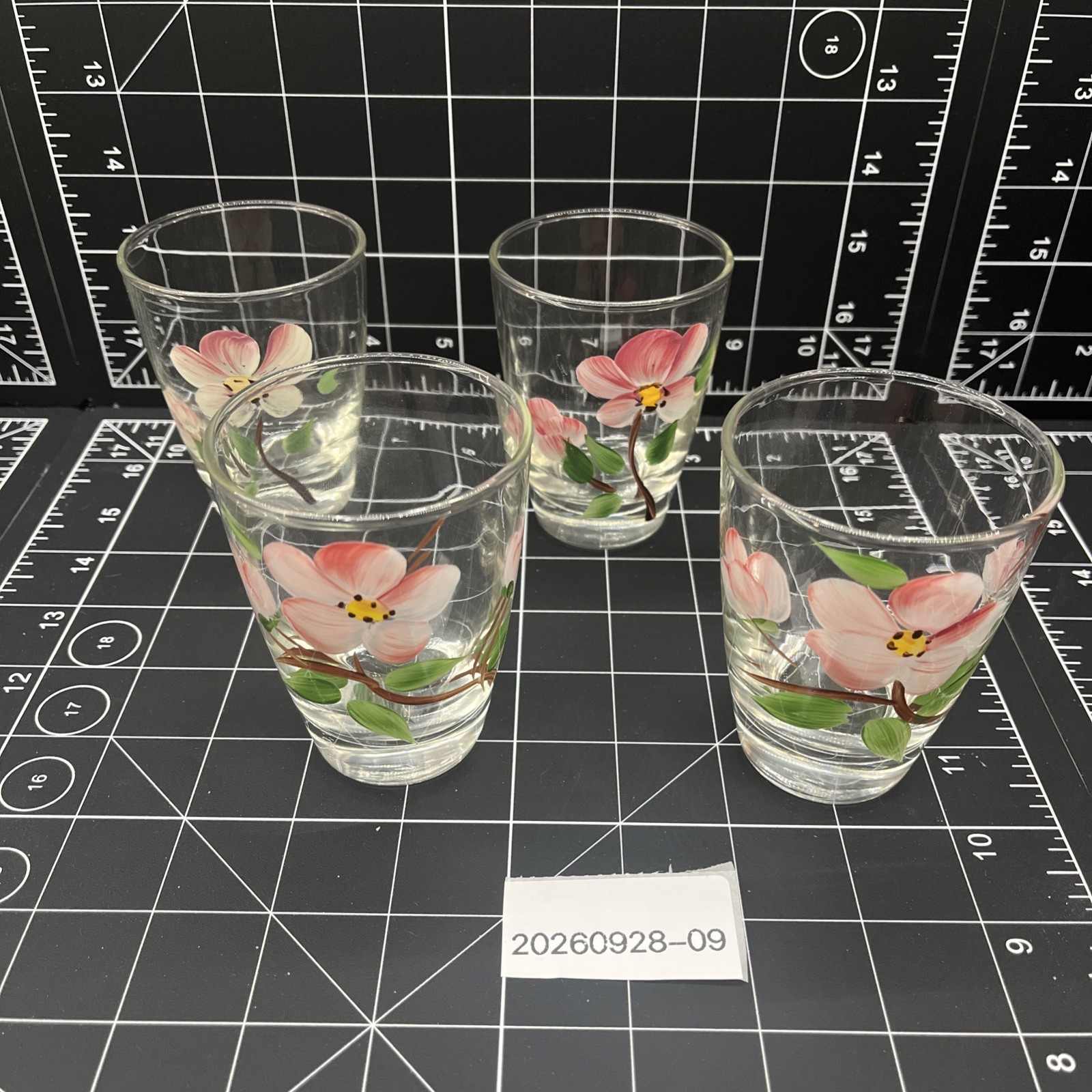 Franciscan Desert Rose Juice Glasses 3.5” Set Of 4 Worry free packaging Franciscan Desert Rose Juice Glasses 3.5” Set Of 4 Worry free packaging