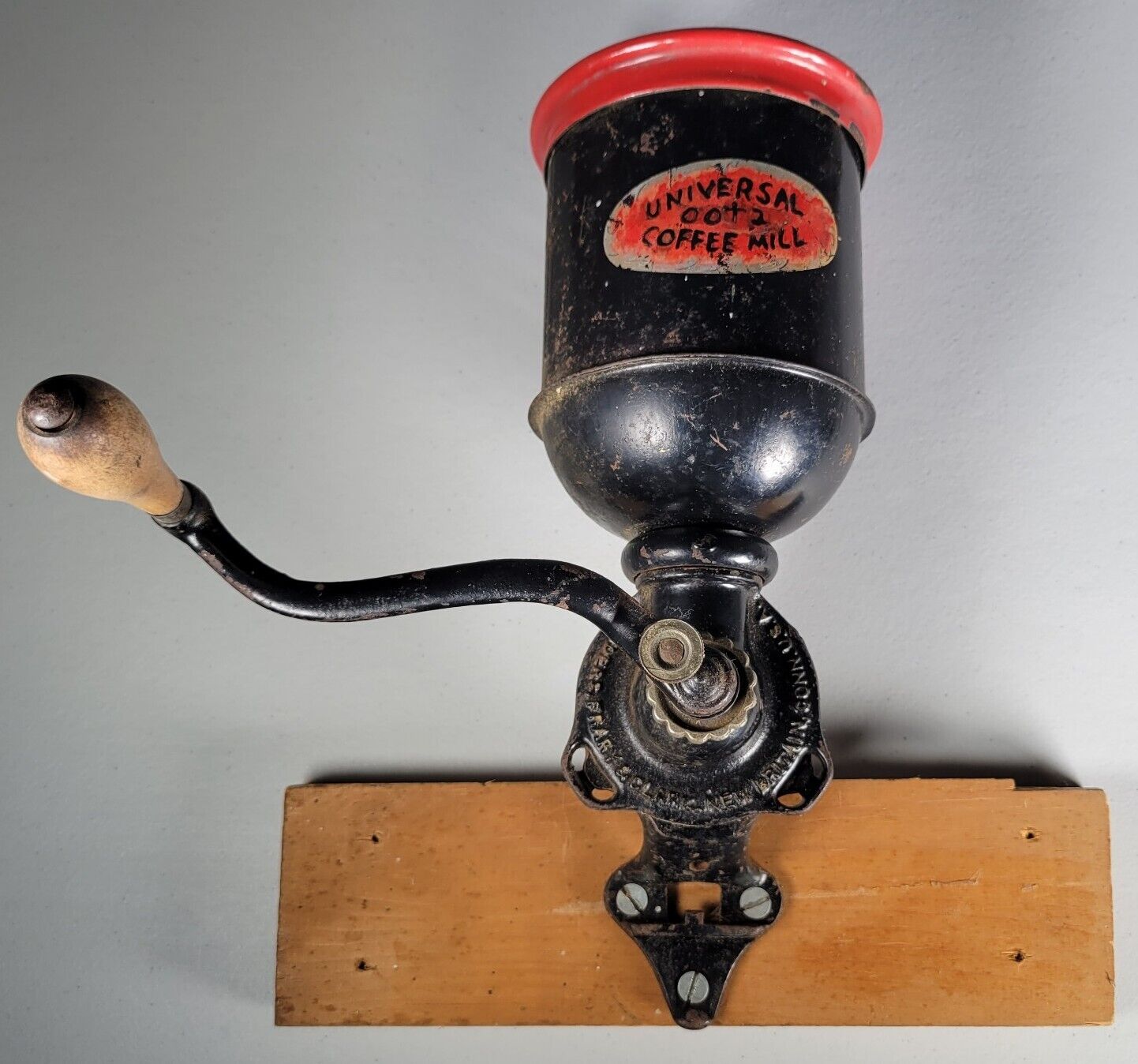 ANTIQUE UNIVERSAL LANDERS, FRARY & CLARK COFFEE MILL GRINDER Vintage