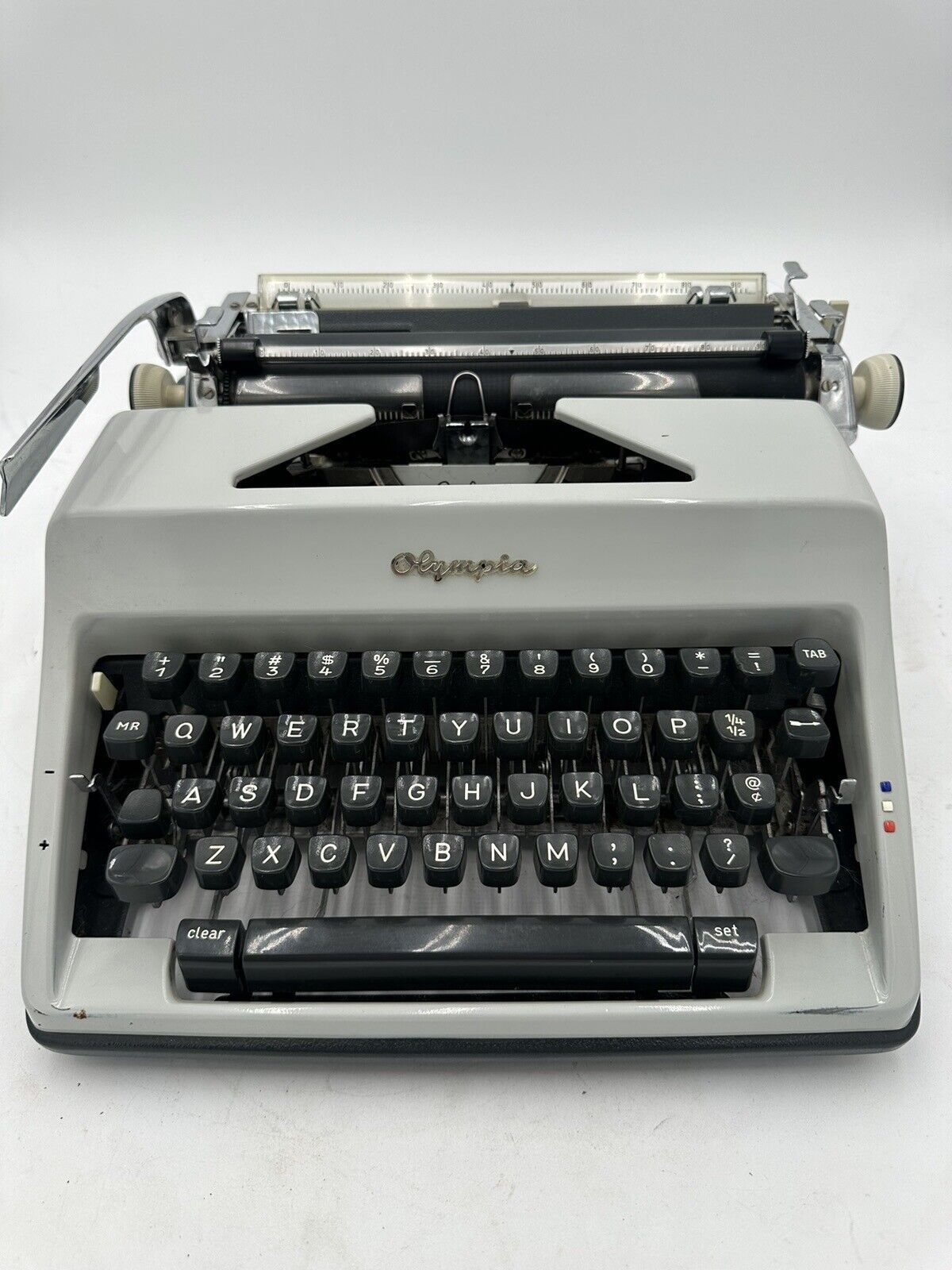 NEAR MINT Vtg 1960’s Olympia Deluxe Typewriter Portable, Manual Cursive Type