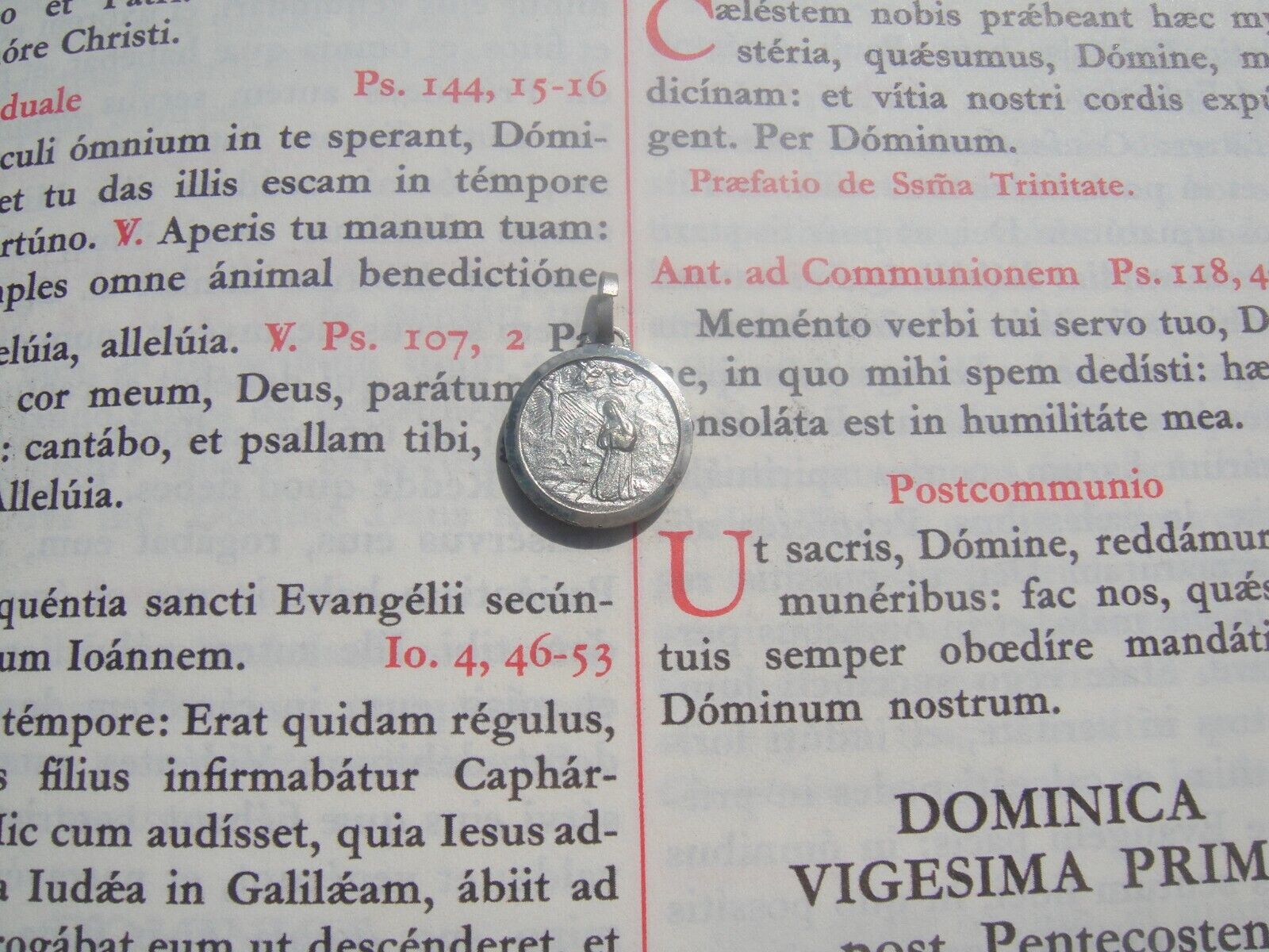 Christian rare second class relic Saint Rita of Cascia vestment medal pendant