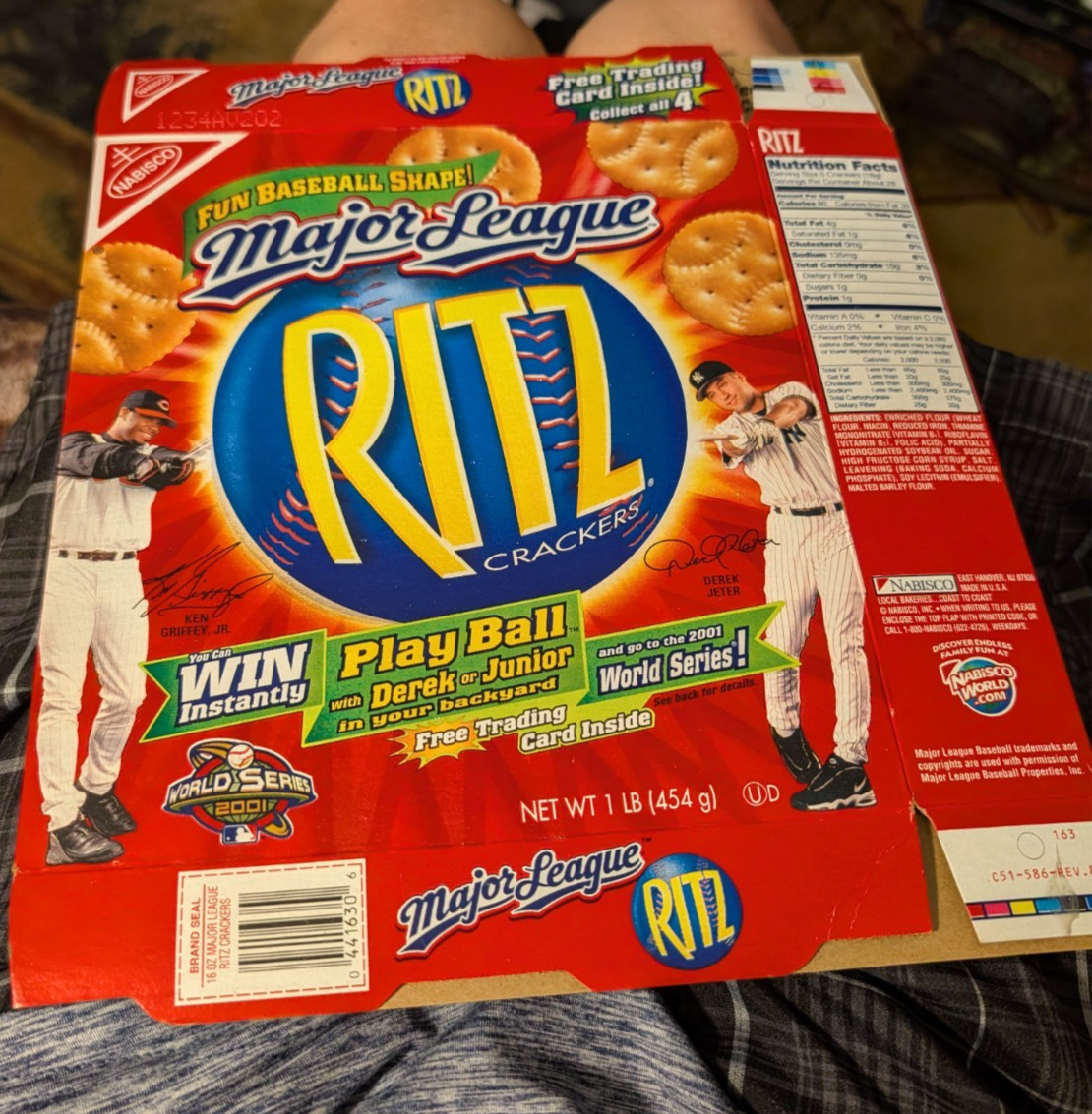 VINTAGE 2001 Ritz Crackers MLB Box Derek Jeter Ken Griffey Jr World Series VINTAGE 2001 Ritz Crackers MLB Box Derek Jeter Ken Griffey Jr World Series