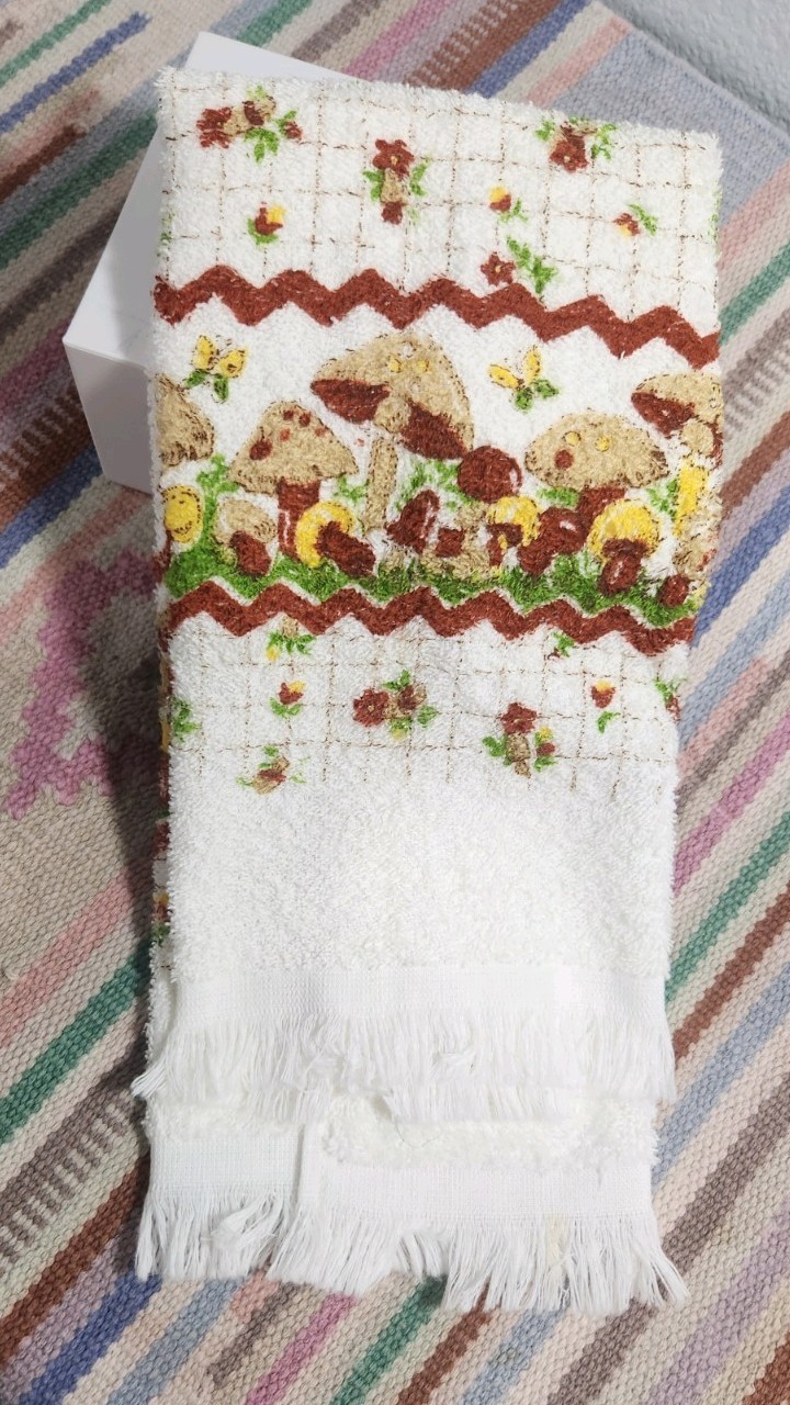 Vintage 1970s Terry Cloth Kitchen Towel Rare Mushroom Design w/Fringe Cotton USA Vintage 1970s Terry Cloth Kitchen Towel Rare Mushroom Design w/Fringe Cotton USA
