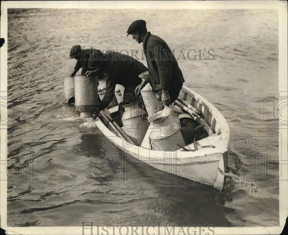 1923 Press Photo Men in the Potomac River. - nec41940 1923 Press Photo Men in the Potomac River. - nec41940
