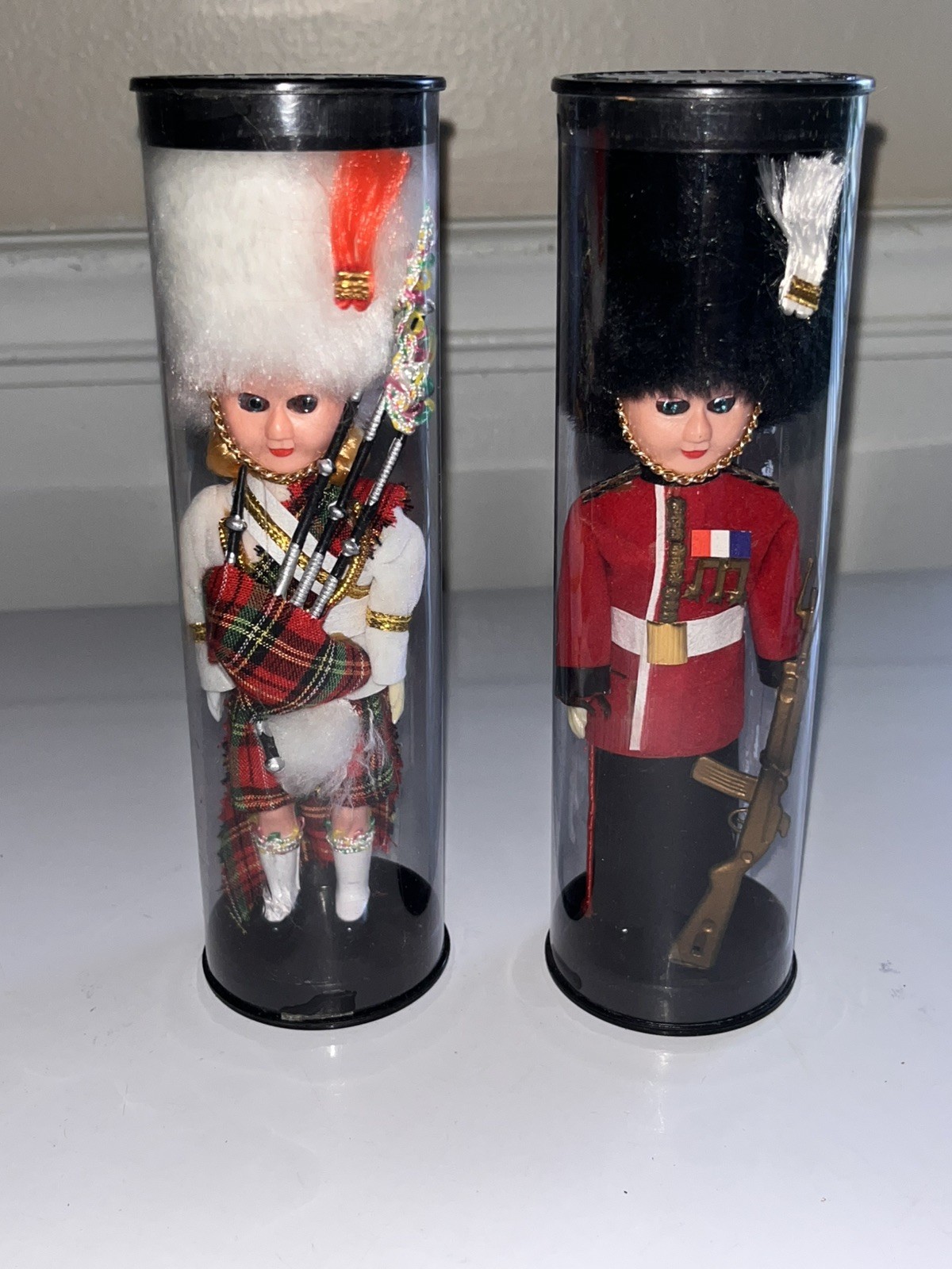 Vintage British Soldier Scottish Bagpiper  Souvenir Doll w/ Gun Bagpipe 