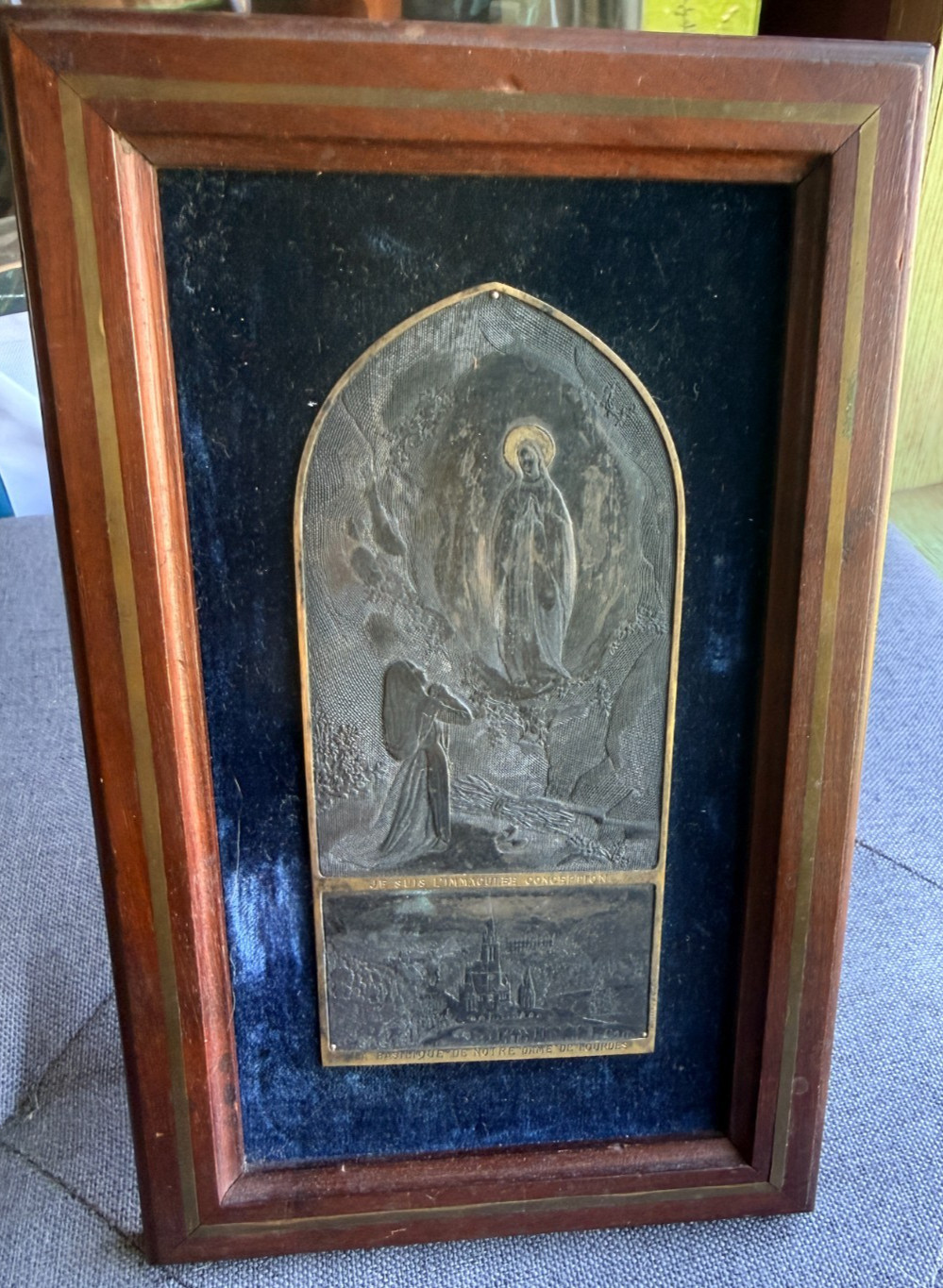 Vtg Brass Engraved Plaque depicts 1858 marian apparition of our Lady of Lourdes