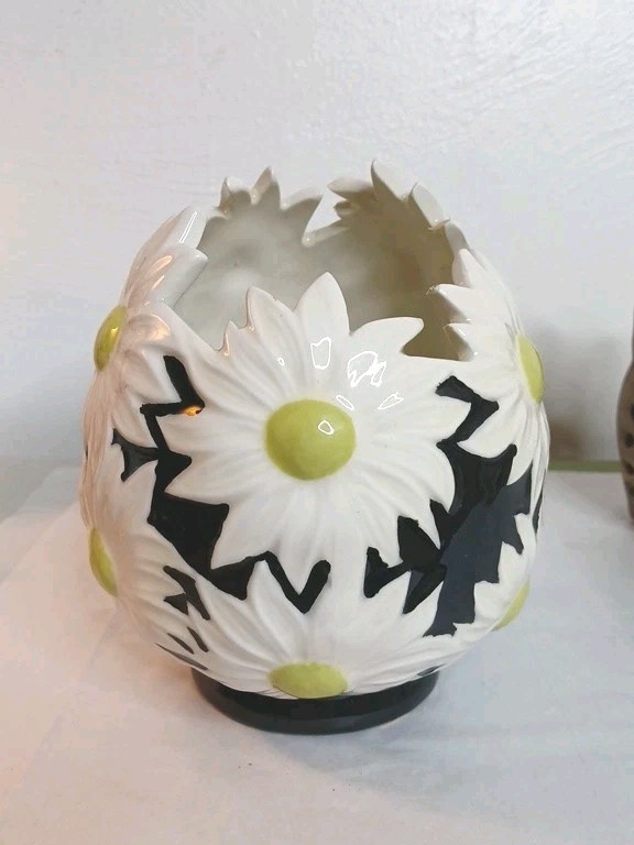 Vintage MCM Lime, White Mid CENTURY MODERN Mod Daisy Flower power Egg Planter Vintage MCM Lime, White Mid CENTURY MODERN Mod Daisy Flower power Egg Planter