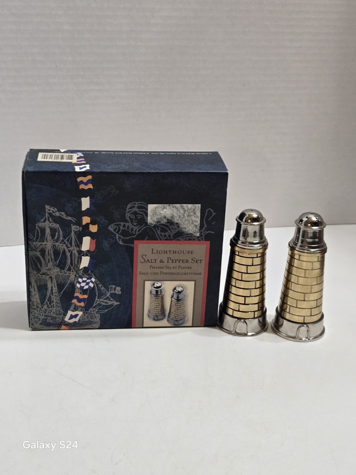 Vintage Style BRASS AND CHROME AUTHENTIC MODELS Lighthouse Salt And Pepper... Vintage Style BRASS AND CHROME AUTHENTIC MODELS Lighthouse Salt And Pepper...