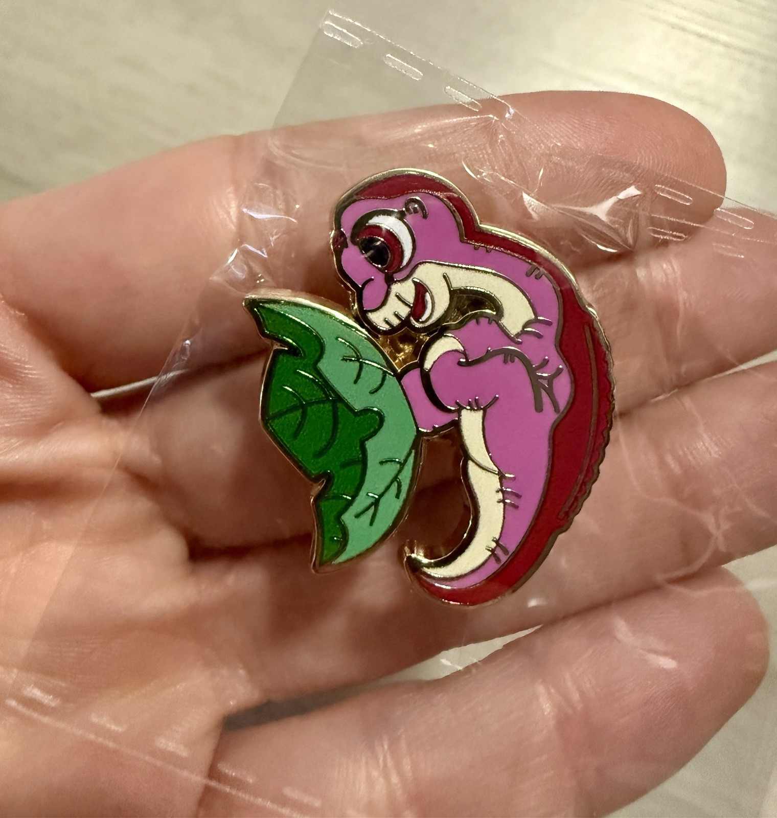 New THE LAND BEFORE TIME enamel pin - LITTLEFOOT W/ tree Star cartoon dinosaur New THE LAND BEFORE TIME enamel pin - LITTLEFOOT W/ tree Star cartoon dinosaur