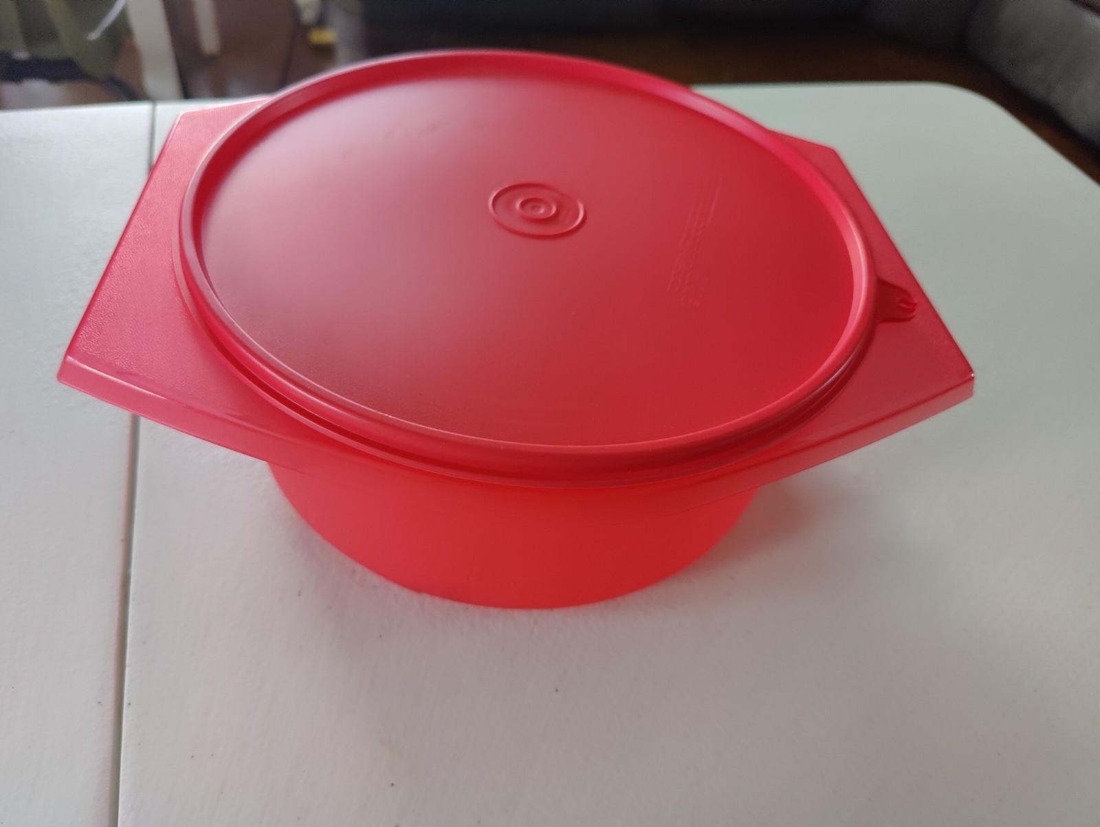 NEW Tupperware Large Tortilla Keeper Container Seal Flamingo Color #1283A-1 FS NEW Tupperware Large Tortilla Keeper Container Seal Flamingo Color #1283A-1 FS