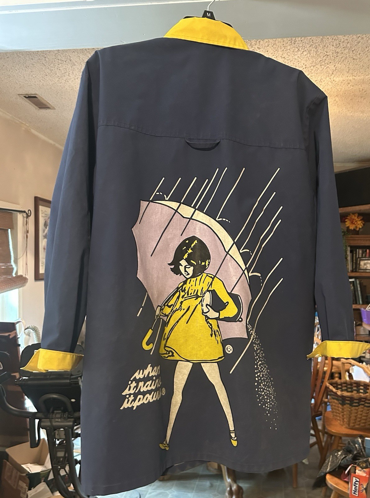 Vintage Morton Salt Logo Raincoat “Morton Salt Girl” Rare Authentic Eagles Eye M Vintage Morton Salt Logo Raincoat “Morton Salt Girl” Rare Authentic Eagles Eye M