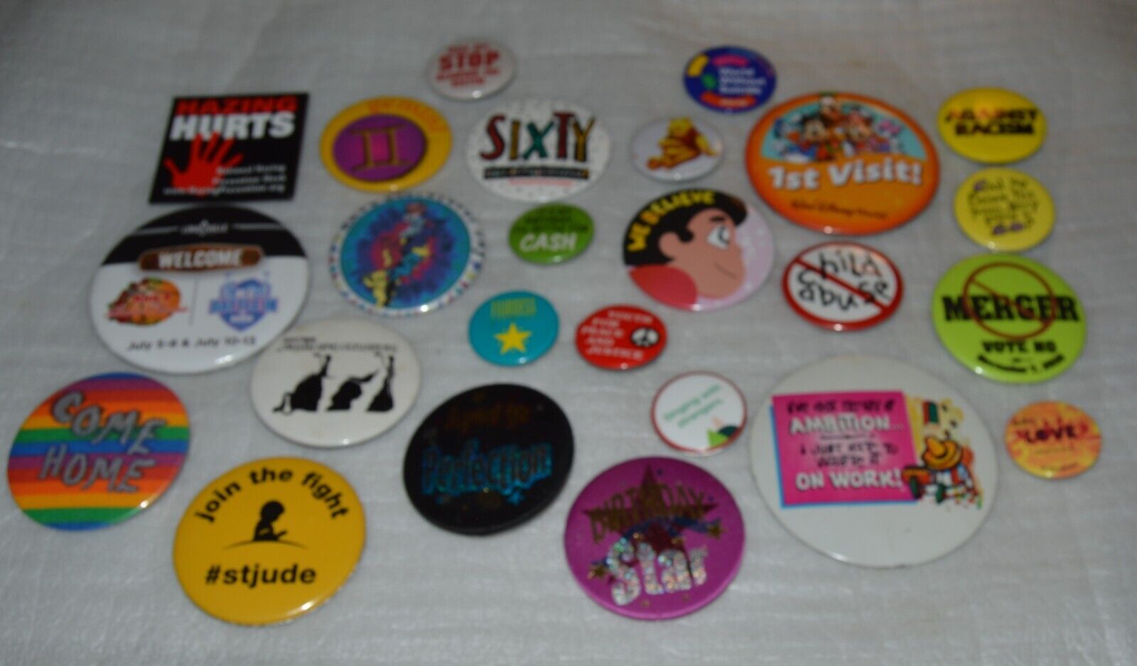 Novelty Pins – Lot of 25 Pins #collectibles #pins #novelties