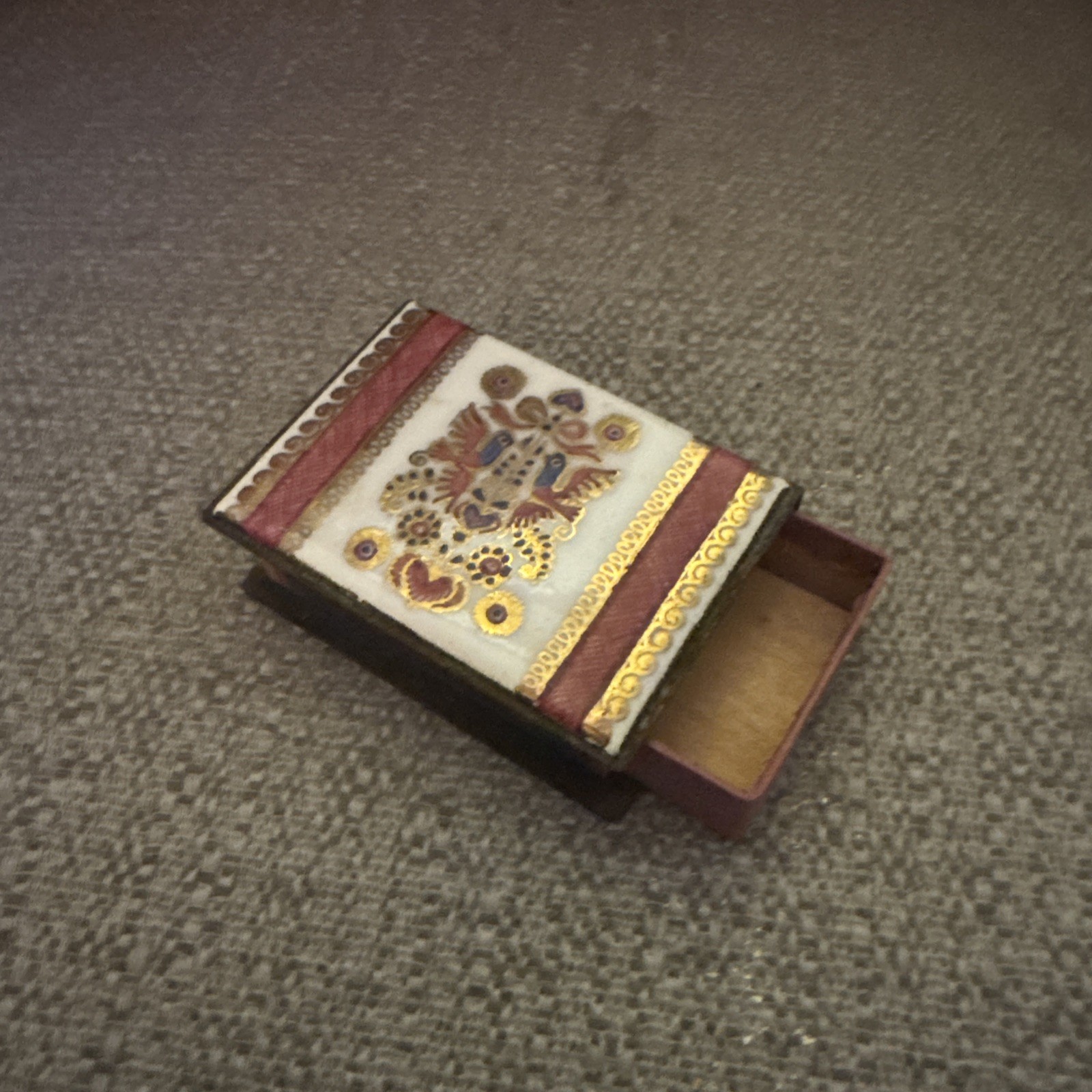 Vintage Mid-Century Enamel and Metal Matchbox Sleeve Holder – Floral Folk Art Vintage Mid-Century Enamel and Metal Matchbox Sleeve Holder – Floral Folk Art
