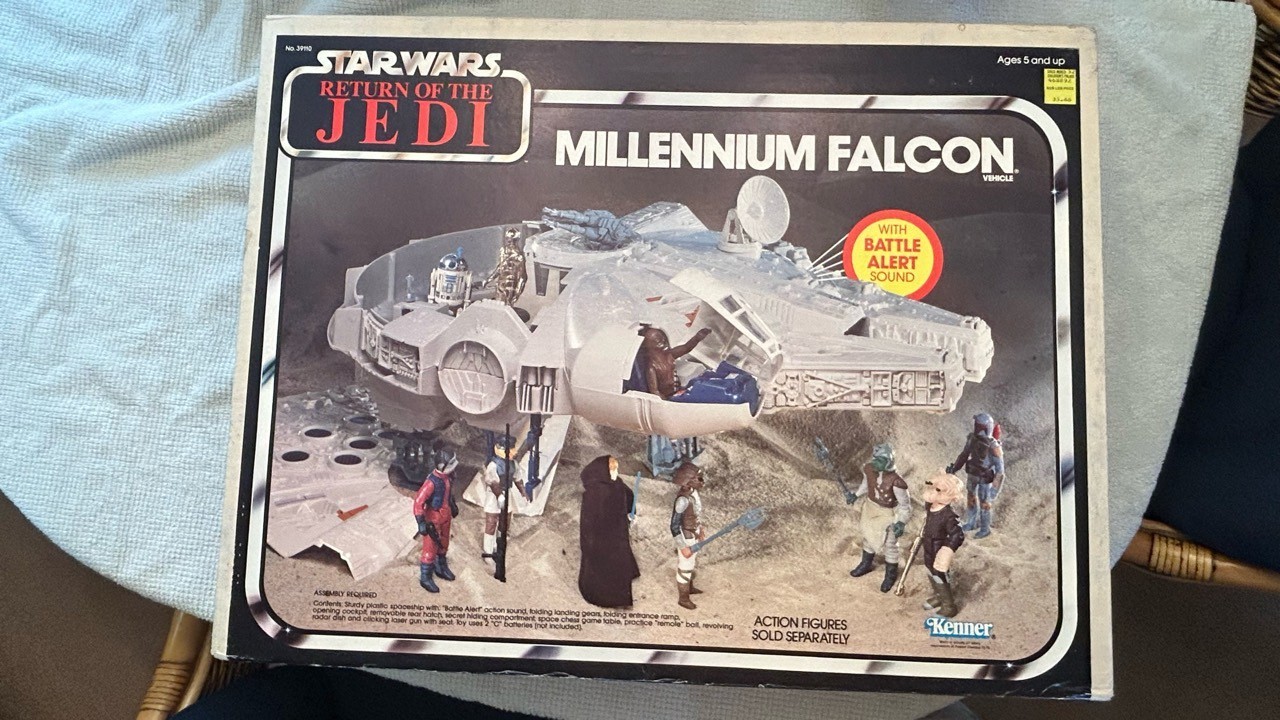 Vintage 1983 Kenner Star Wars ROTJ Millennium Falcon 39110 Unopened Vintage 1983 Kenner Star Wars ROTJ Millennium Falcon 39110 Unopened
