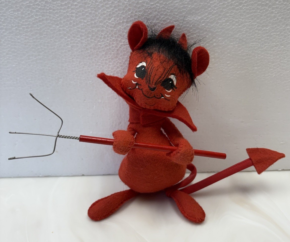 VTG Annalee Doll RED Devil Mouse Halloween 7" w/Pitch Fork Trident 1999 Retired VTG Annalee Doll RED Devil Mouse Halloween 7" w/Pitch Fork Trident 1999 Retired